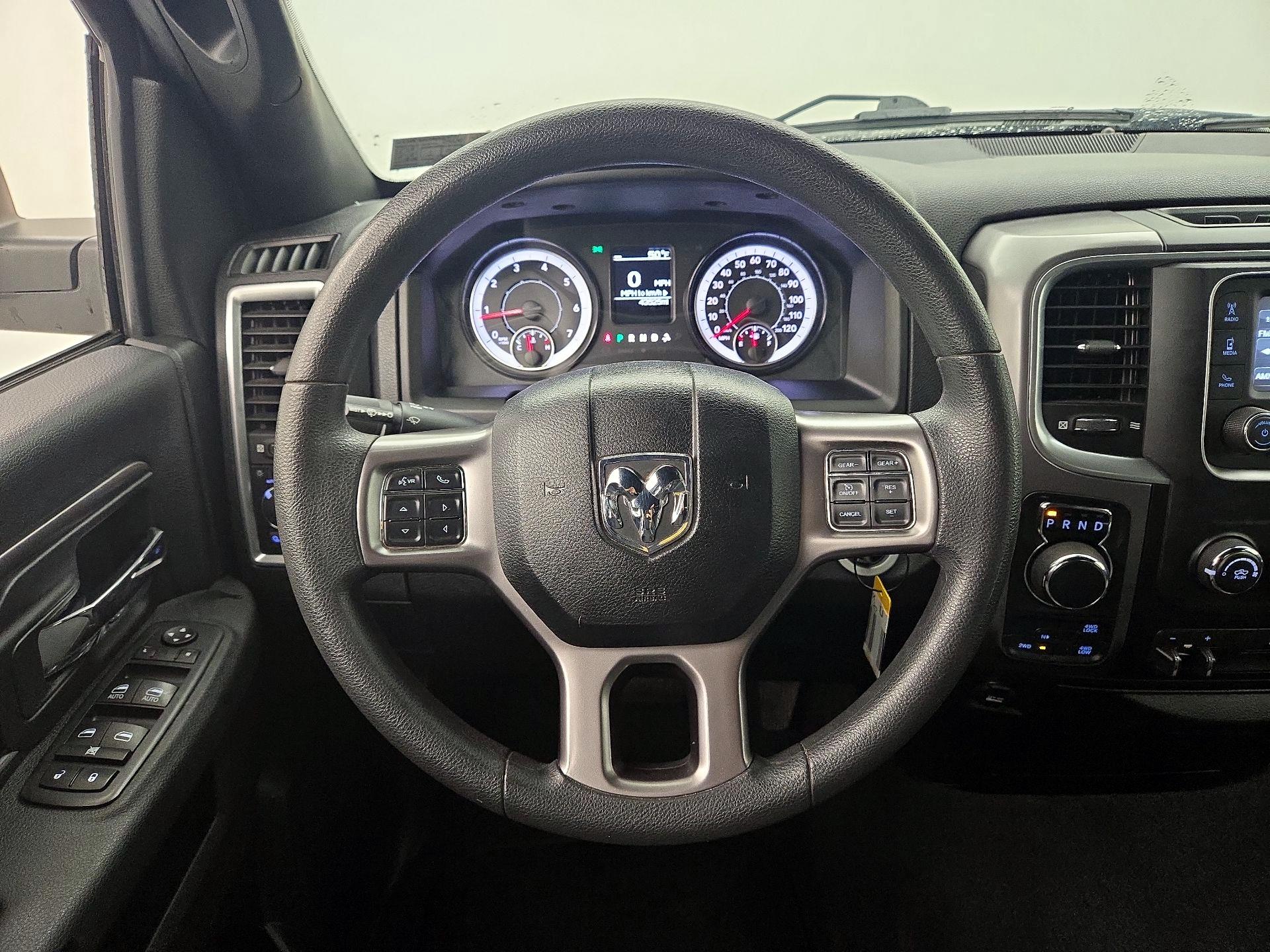 Thumbnail: 2021 RAM 1500 Classic - 10