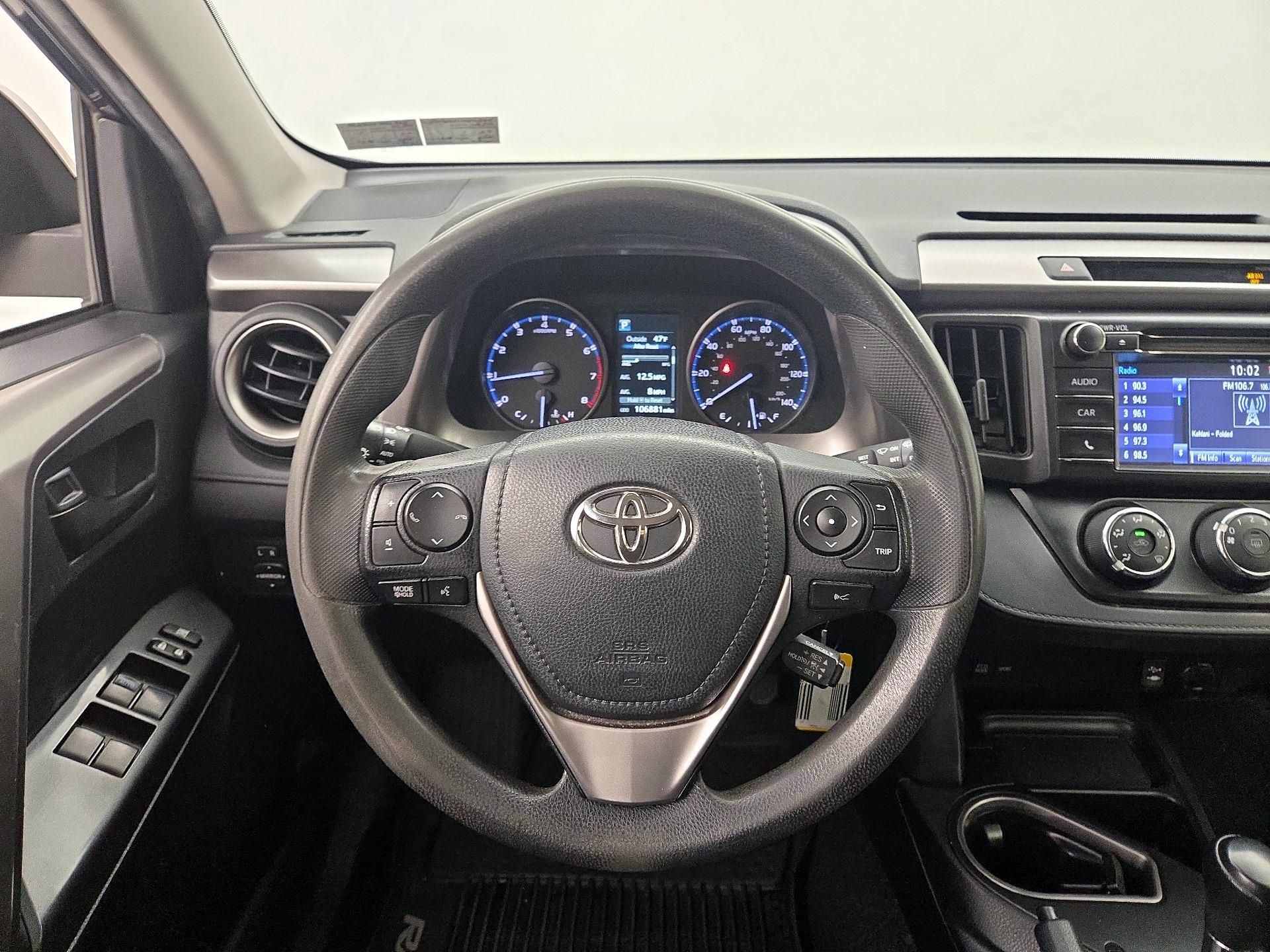 Thumbnail: 2017 Toyota RAV4 - 10