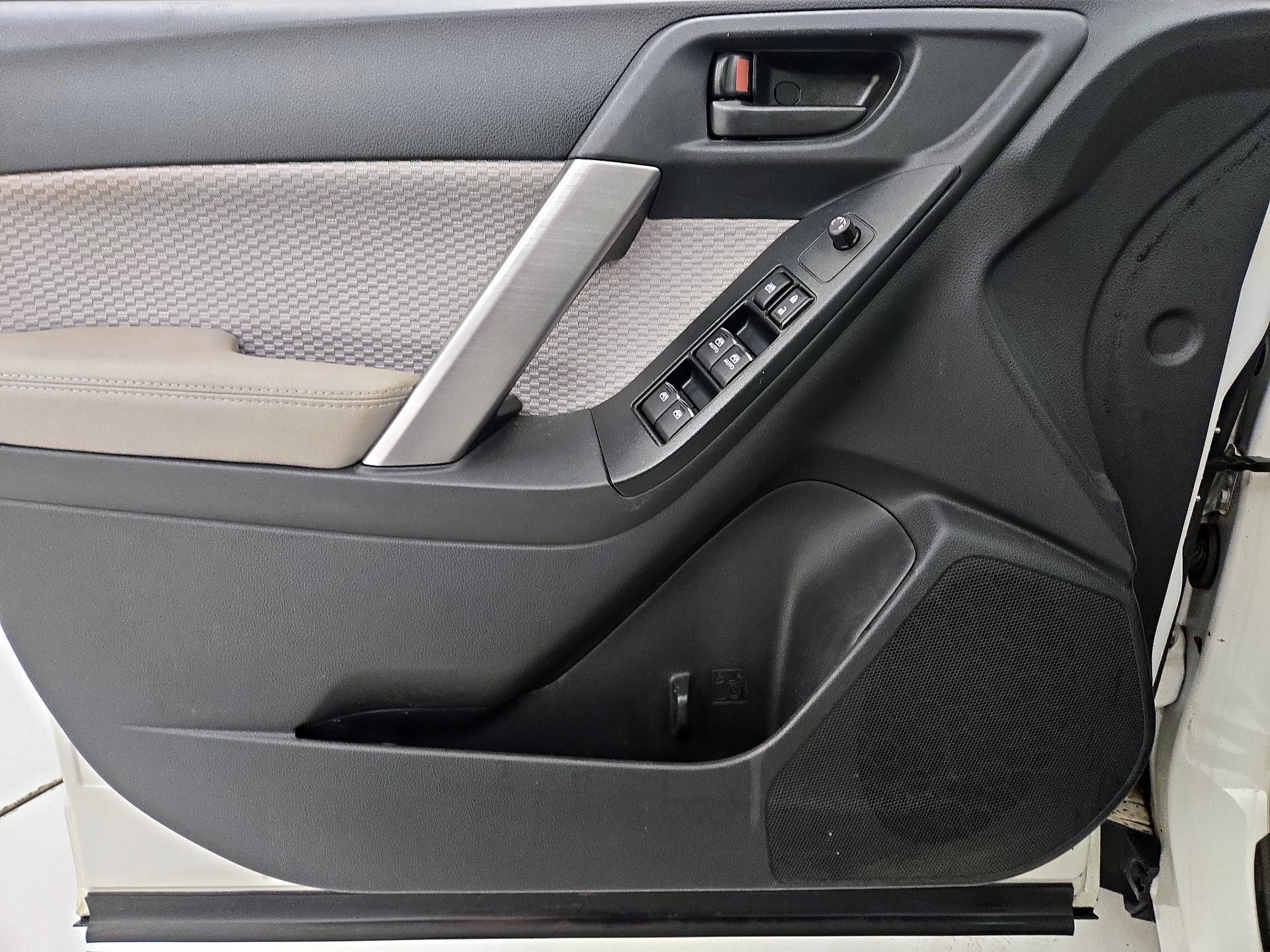 Thumbnail: 2017 Subaru Forester - 12