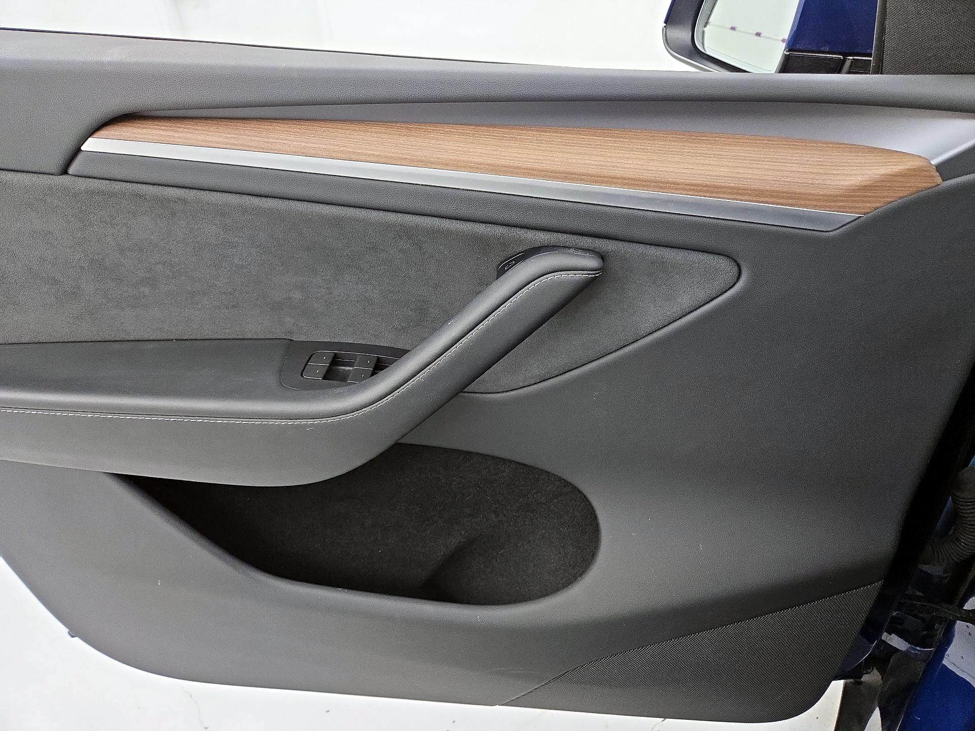 Thumbnail: 2023 Tesla Model Y - 12