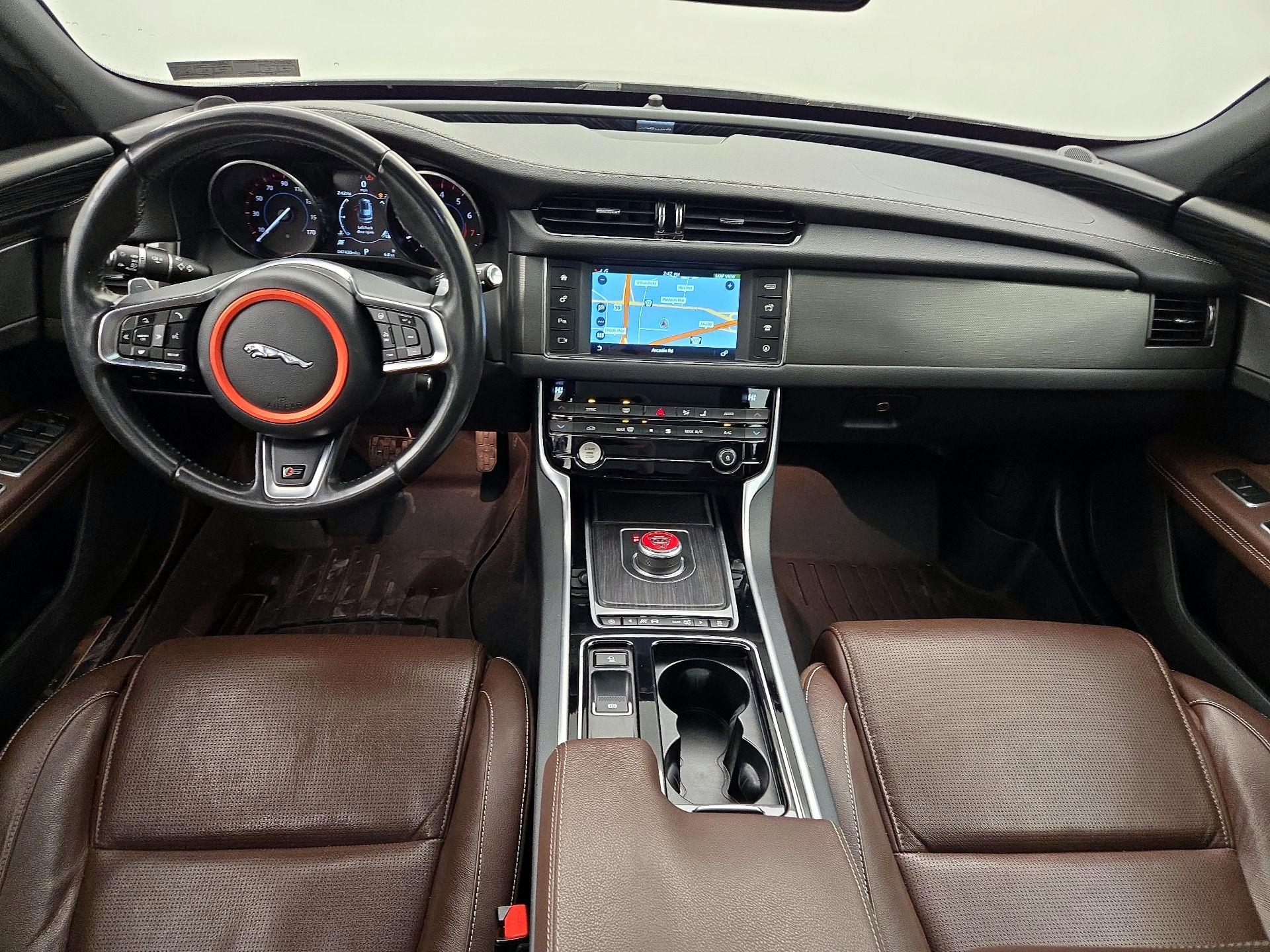 Thumbnail: 2018 Jaguar XF - 9