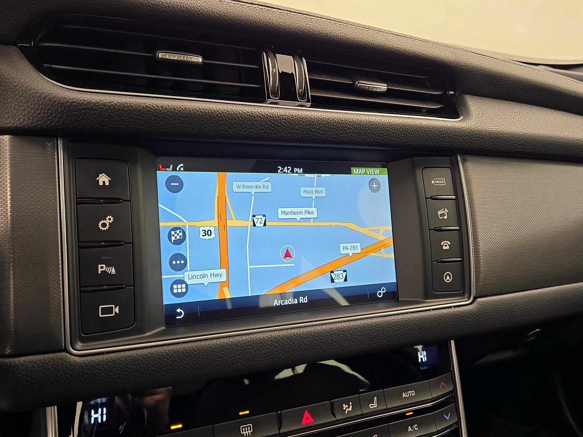 Thumbnail: 2018 Jaguar XF - 14