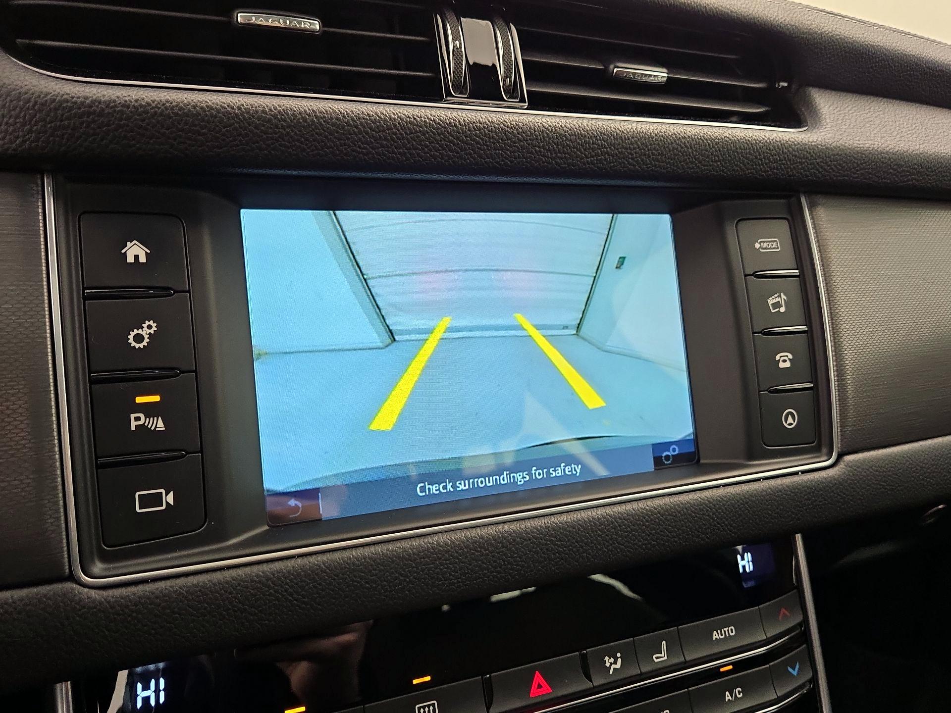 Thumbnail: 2018 Jaguar XF - 15