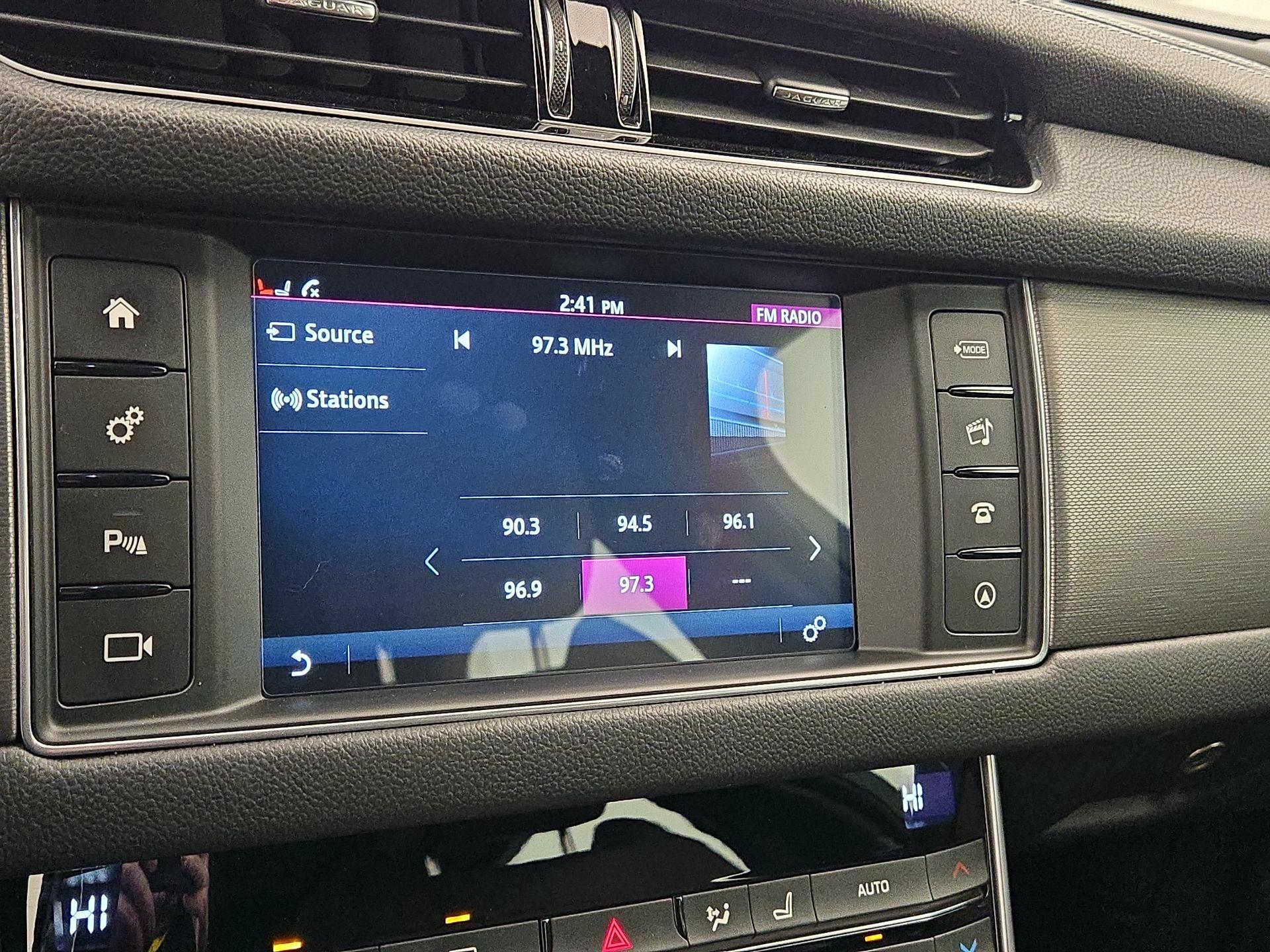 Thumbnail: 2018 Jaguar XF - 16