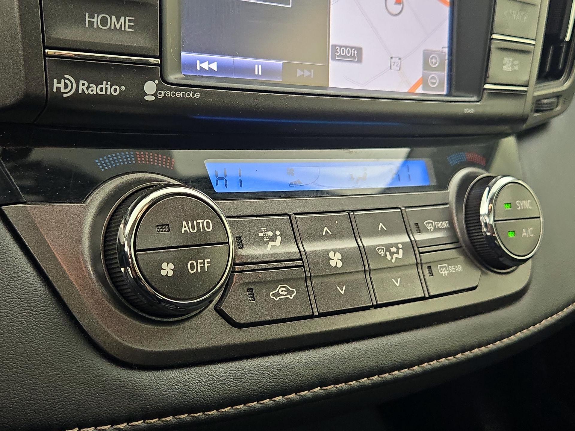 Thumbnail: 2015 Toyota RAV4 - 16