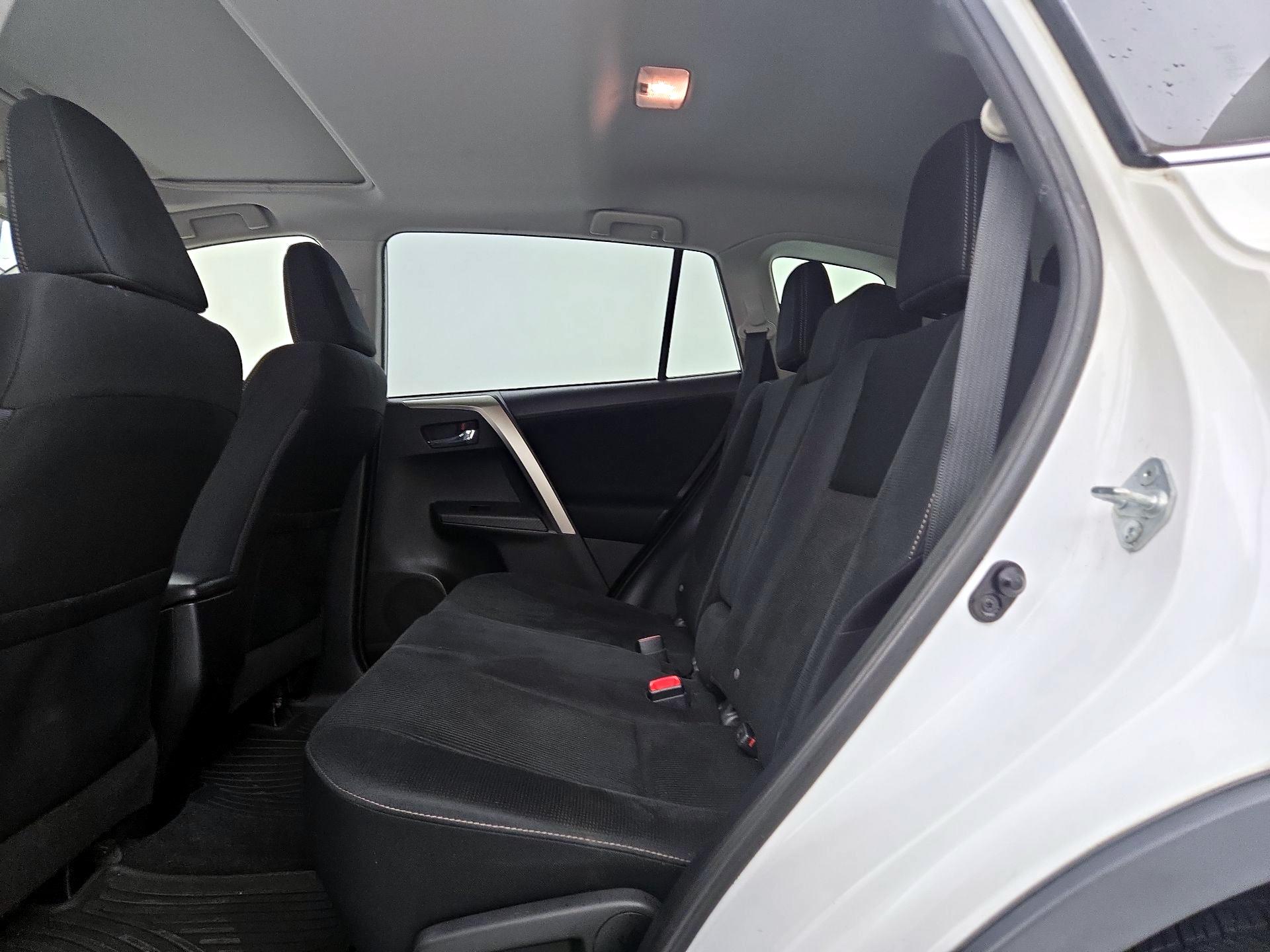 Thumbnail: 2015 Toyota RAV4 - 20