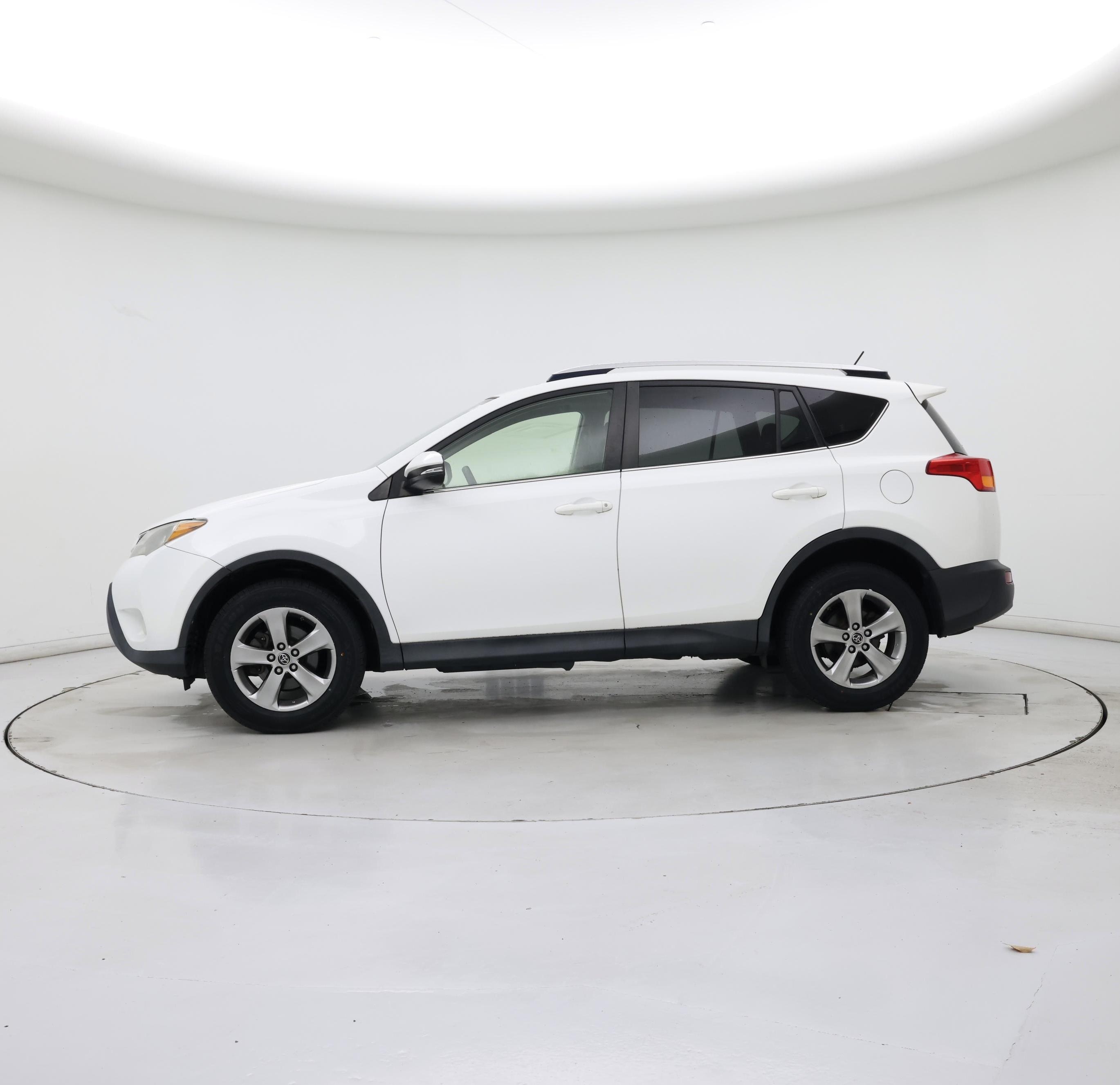 Thumbnail: 2015 Toyota RAV4 - 3
