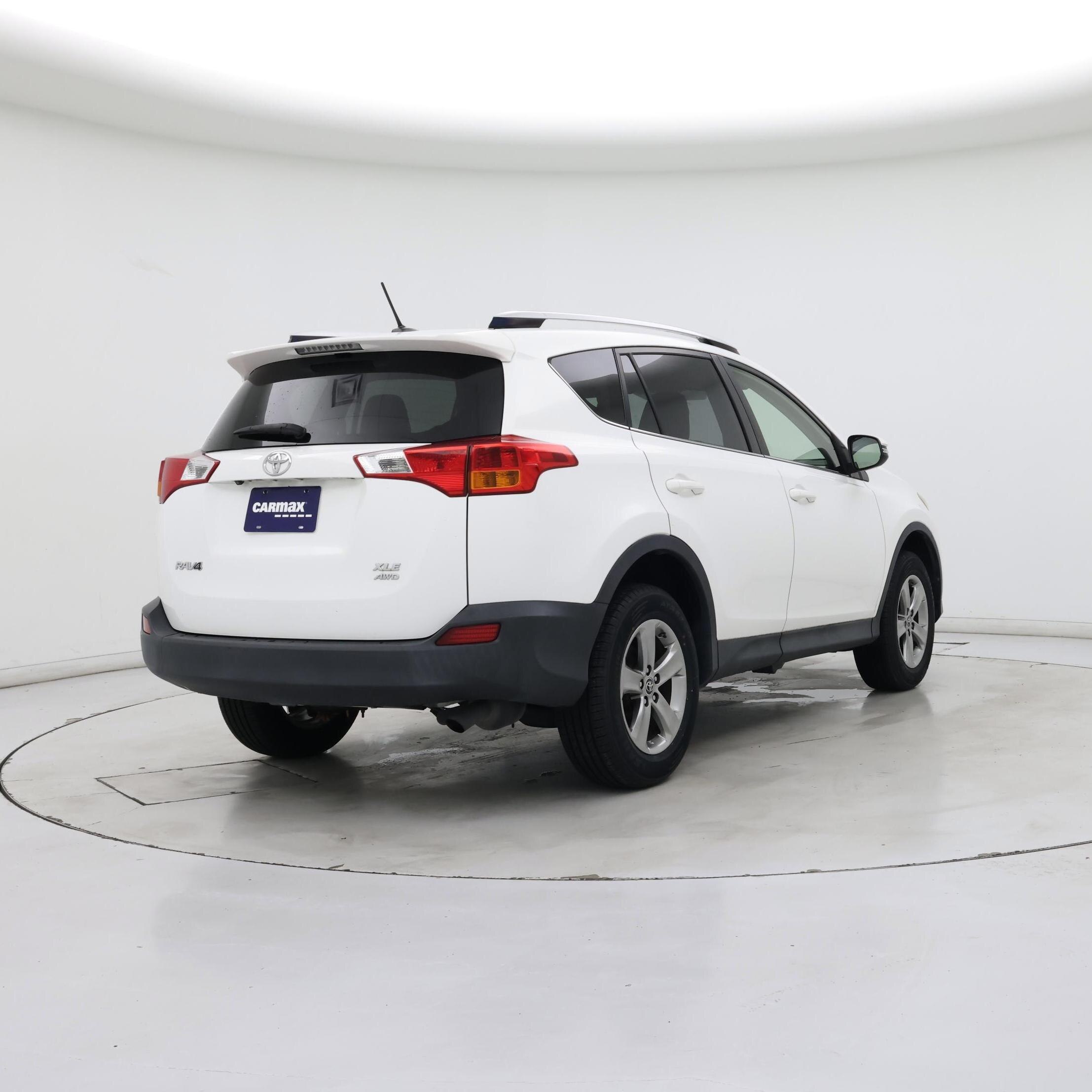 Thumbnail: 2015 Toyota RAV4 - 8