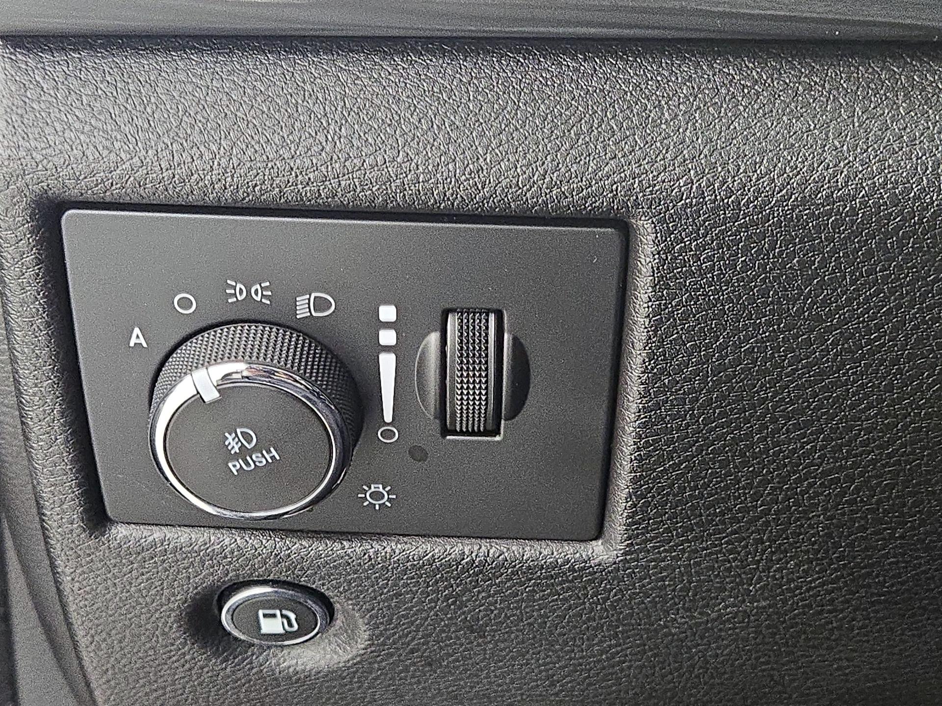 Thumbnail: 2019 Jeep Grand Cherokee - 13