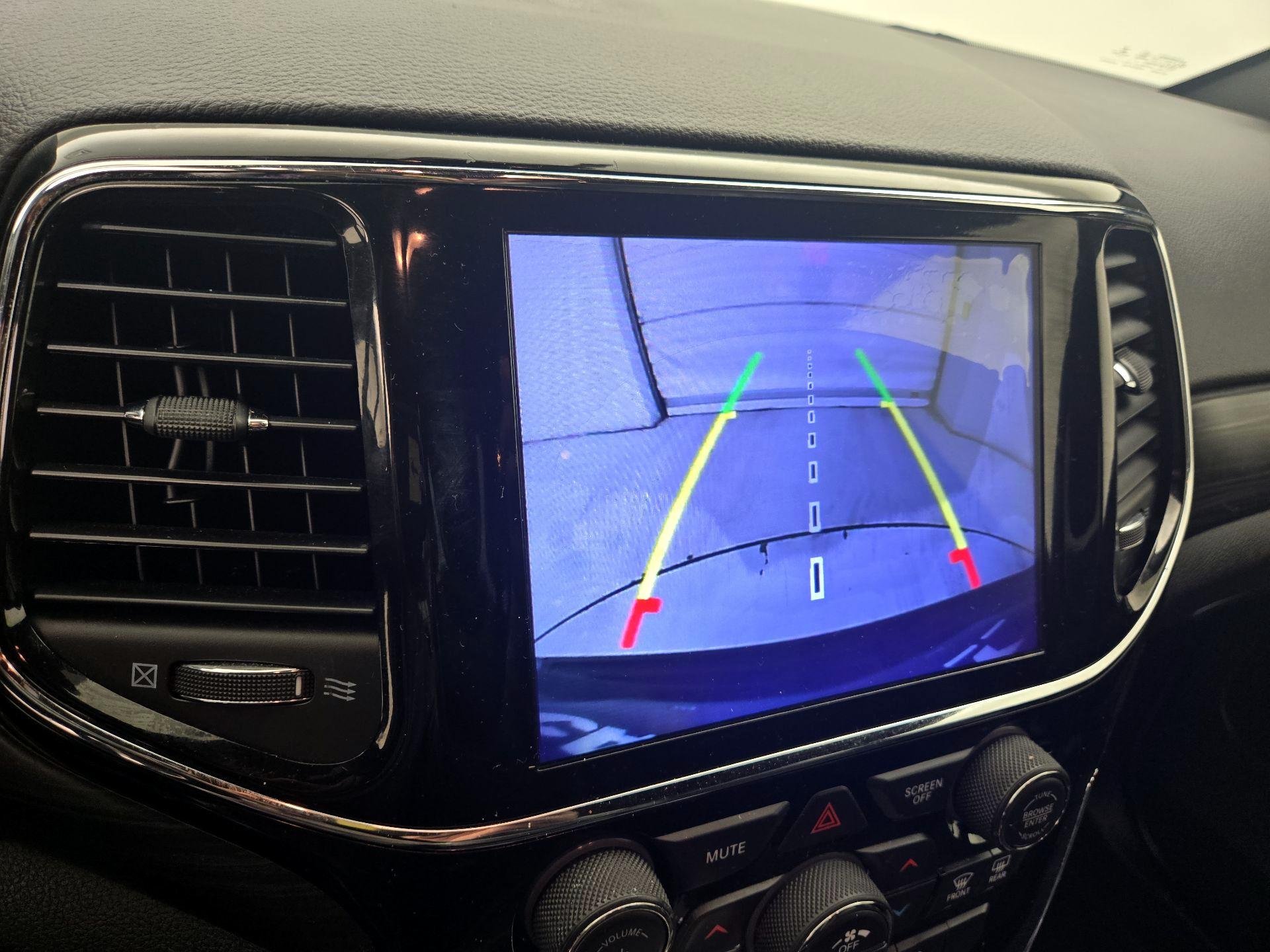 Thumbnail: 2019 Jeep Grand Cherokee - 14