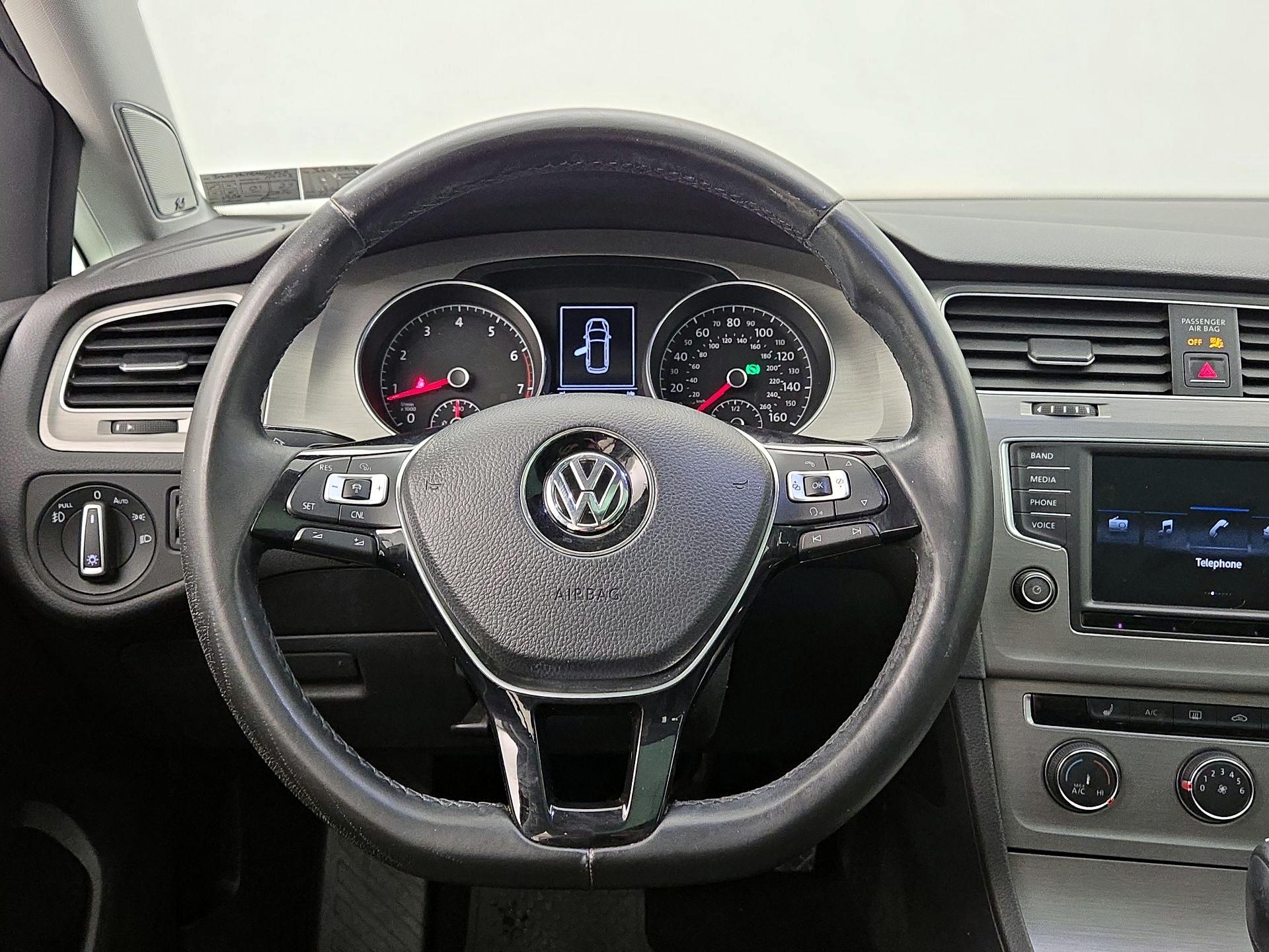 Thumbnail: 2017 Volkswagen Golf - 10