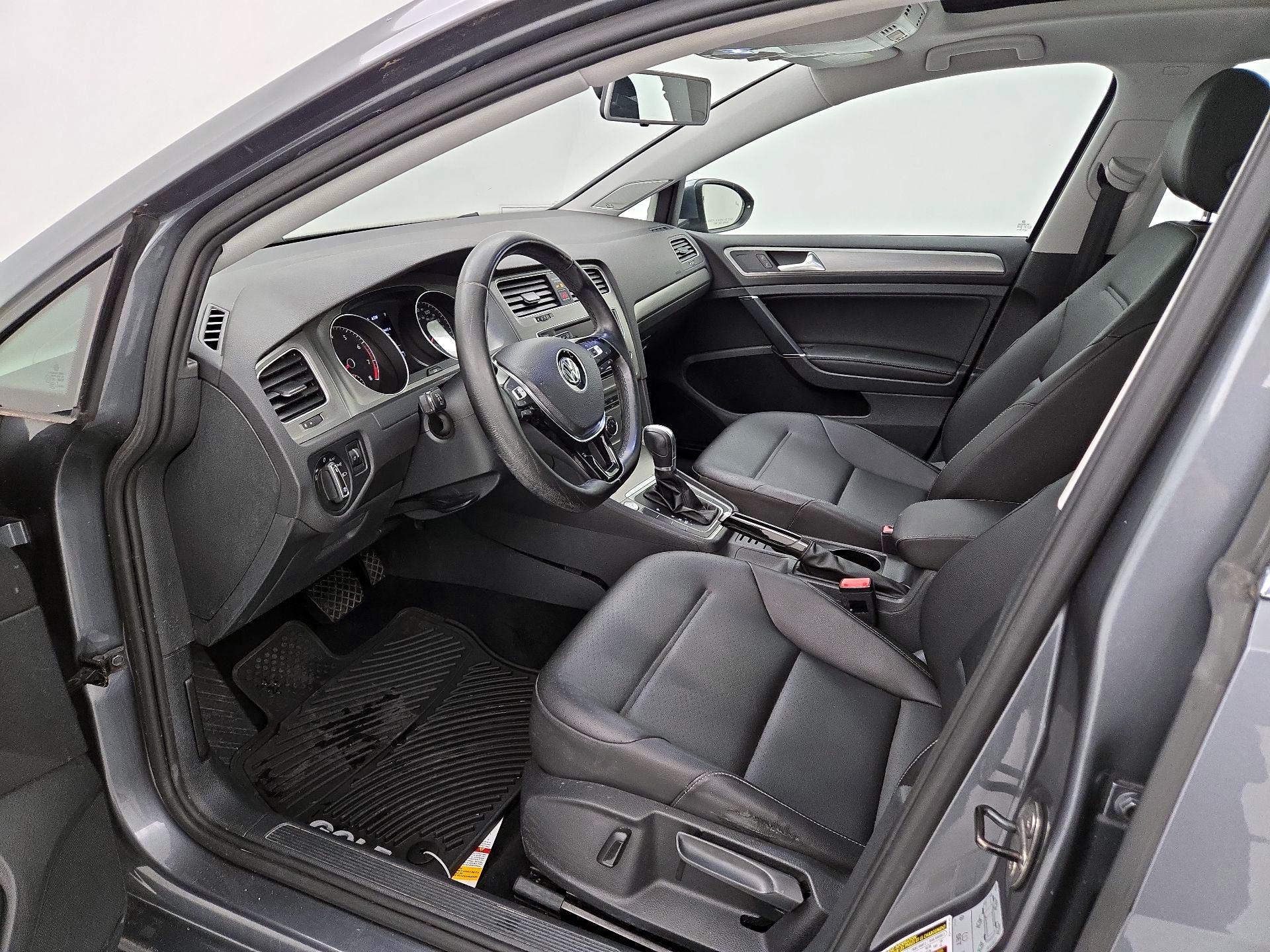 Thumbnail: 2017 Volkswagen Golf - 11