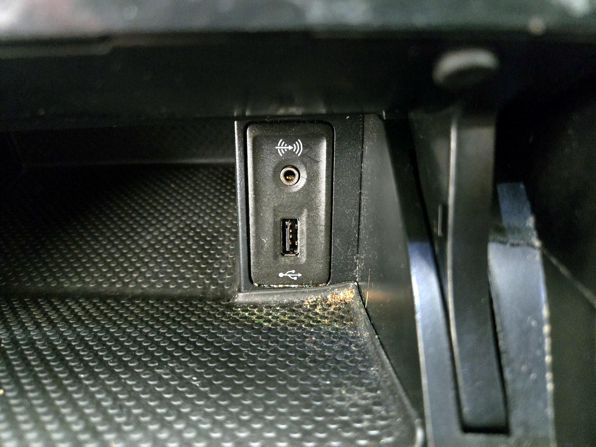 Thumbnail: 2017 Volkswagen Golf - 18