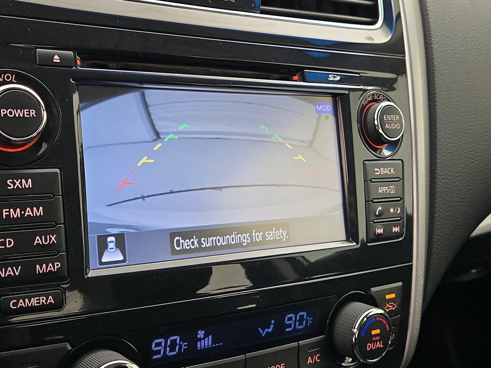 Thumbnail: 2015 Nissan Altima - 14