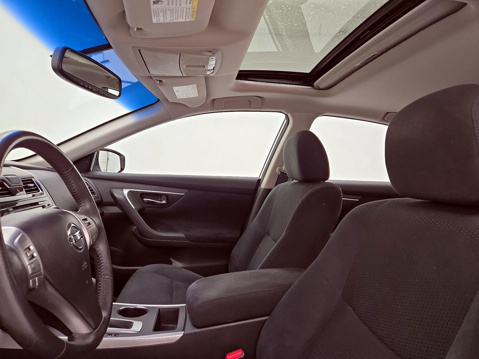 Thumbnail: 2015 Nissan Altima - 19