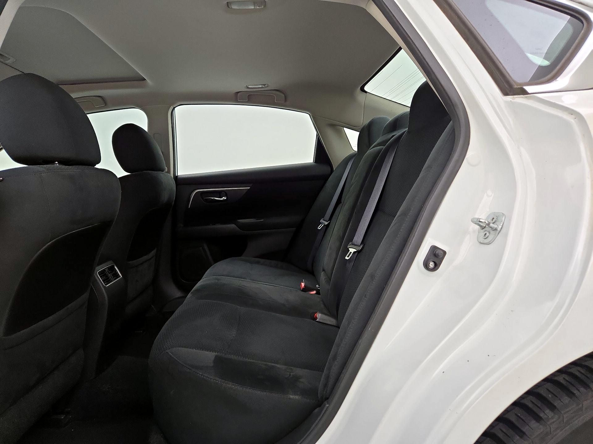 Thumbnail: 2015 Nissan Altima - 20