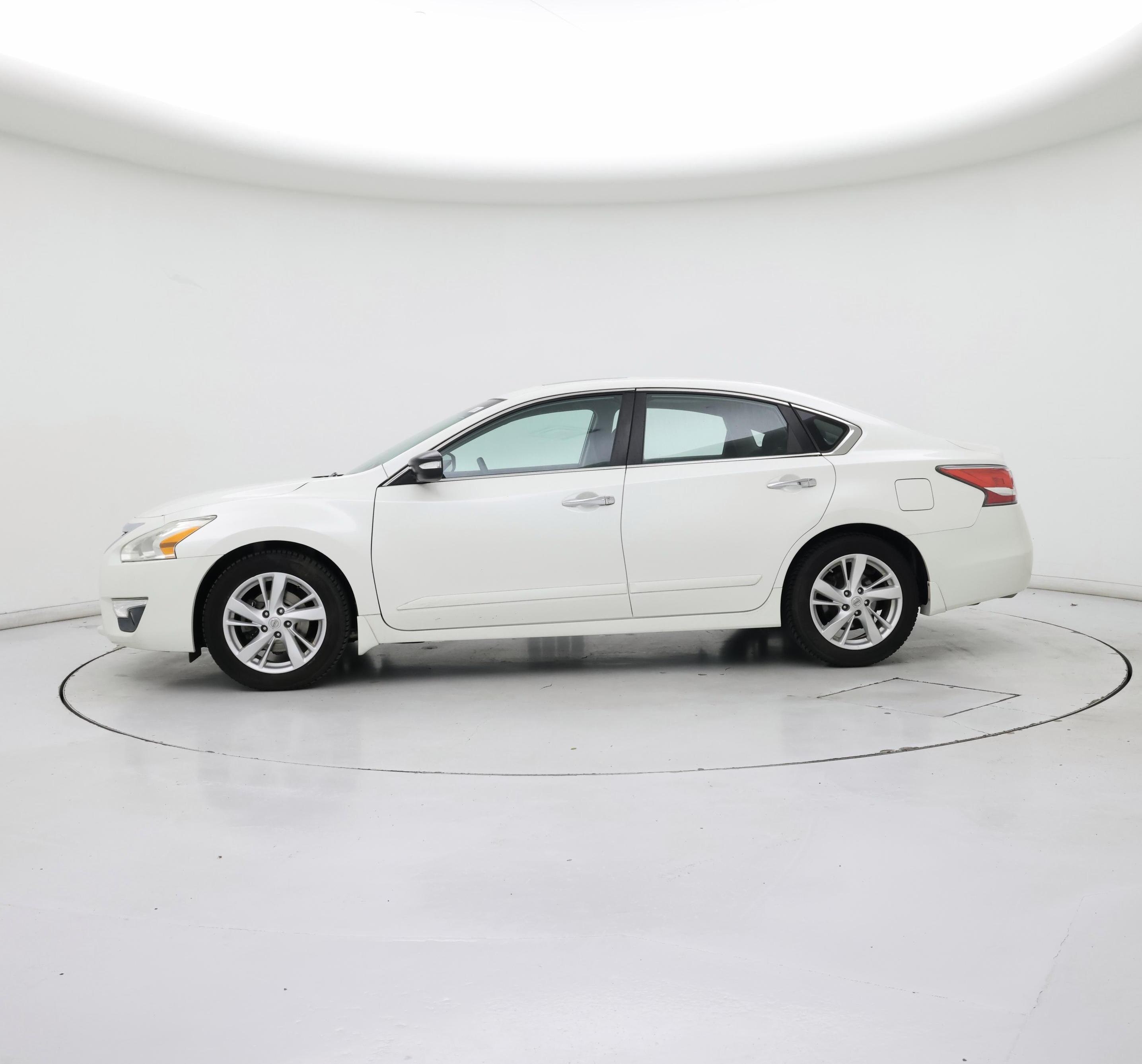 Thumbnail: 2015 Nissan Altima - 3