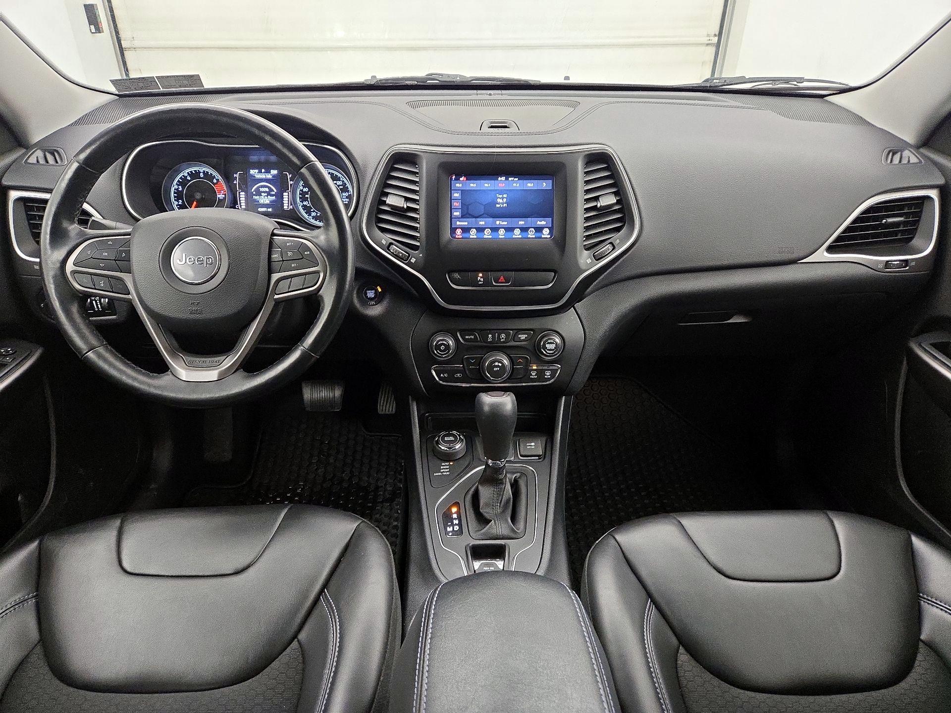 Thumbnail: 2020 Jeep Cherokee - 9