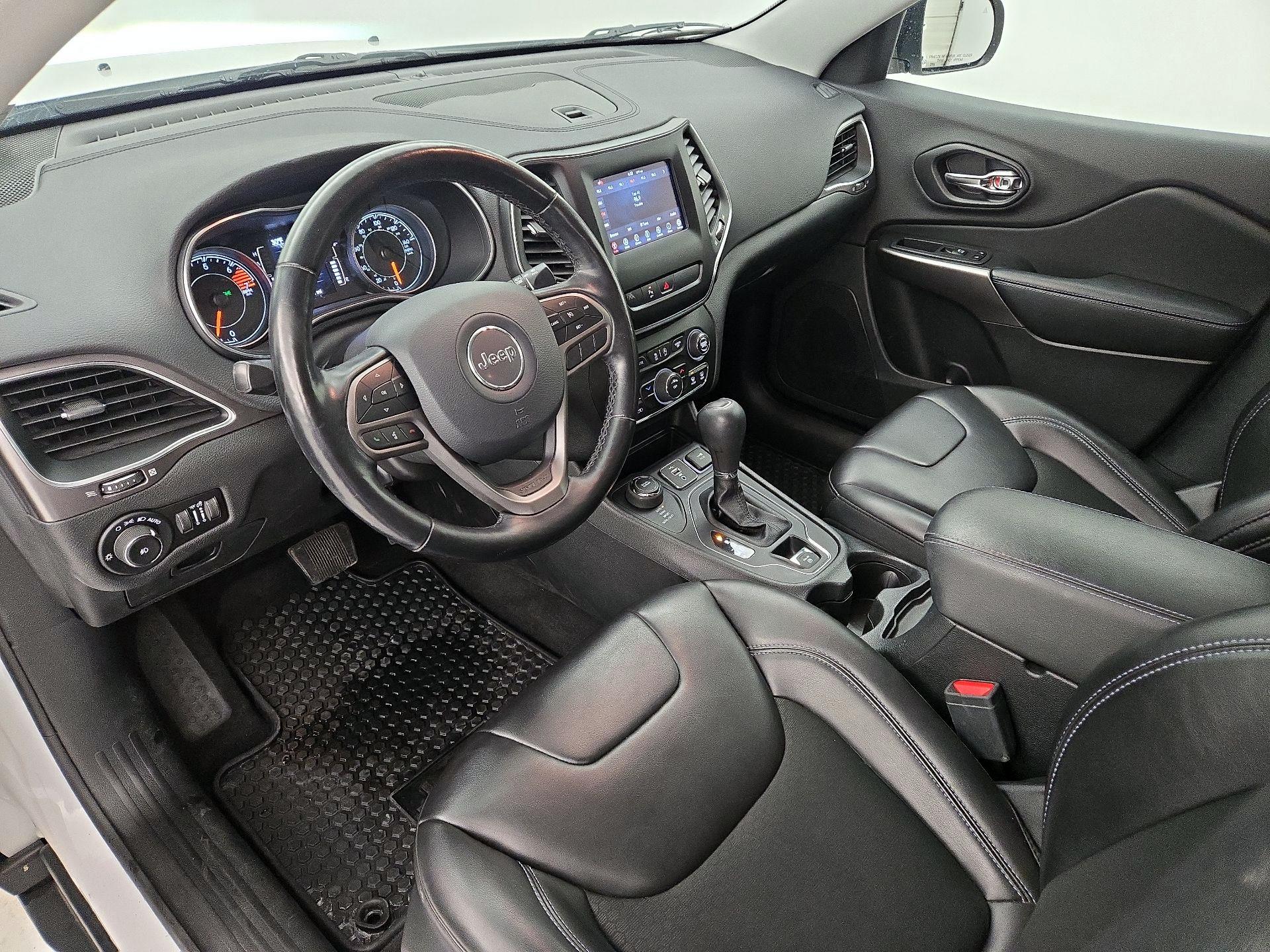 Thumbnail: 2020 Jeep Cherokee - 11