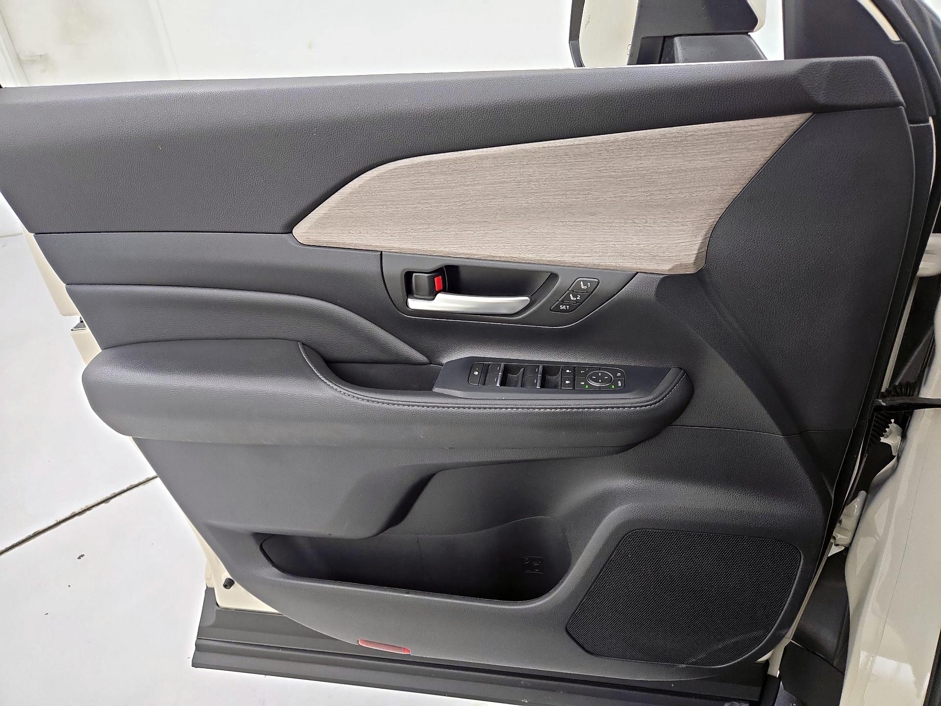 Thumbnail: 2024 Toyota Grand Highlander - 12