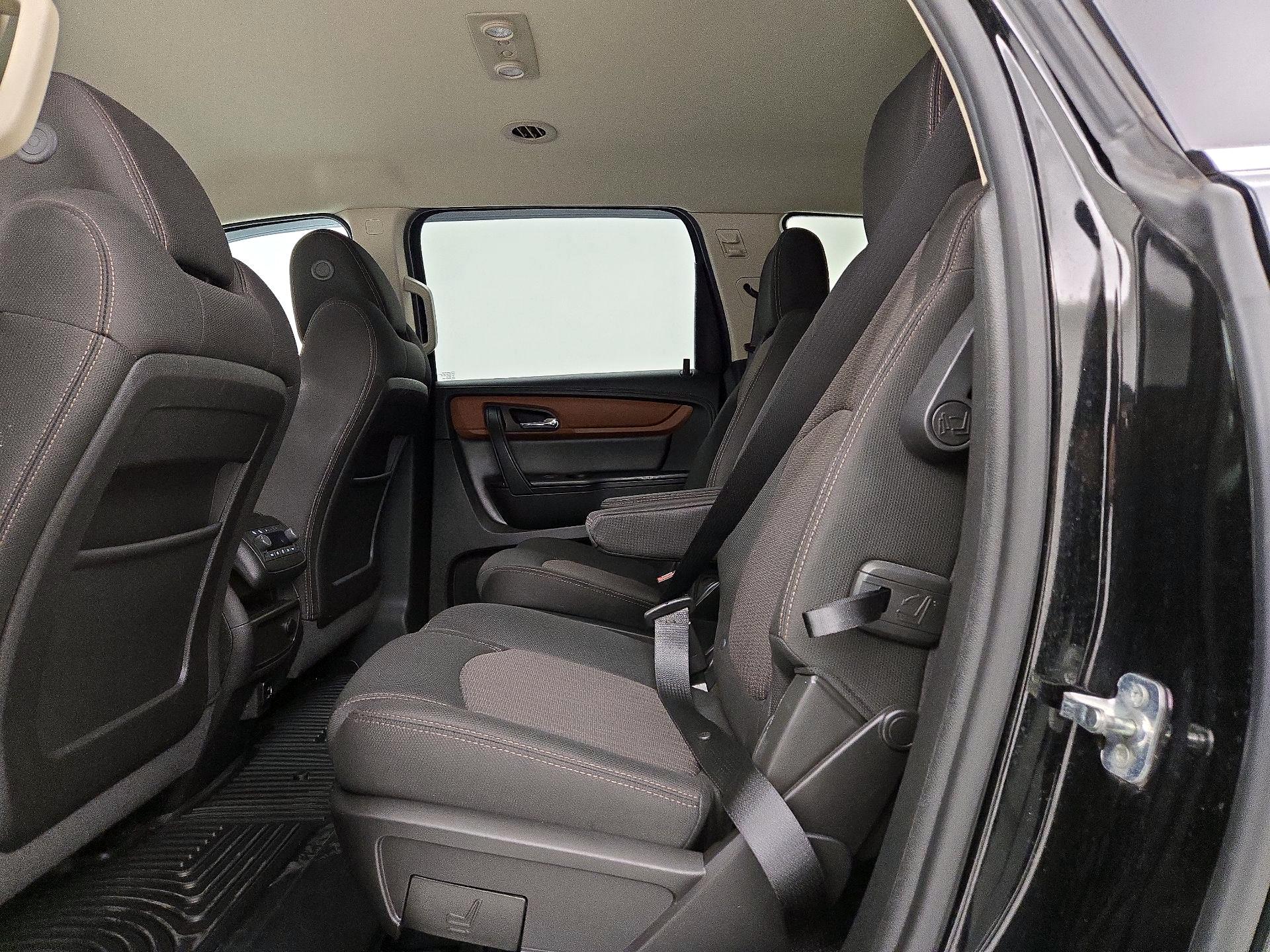 Thumbnail: 2017 Chevrolet Traverse - 19