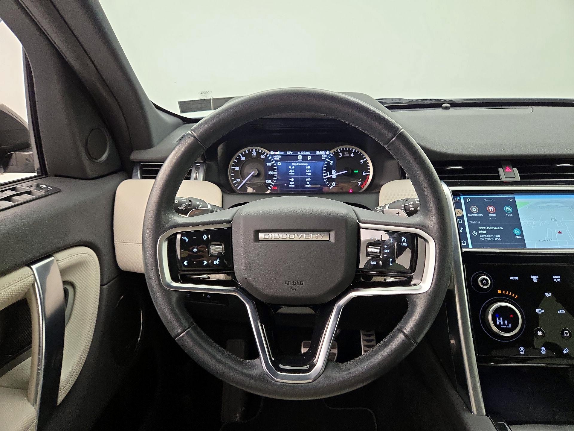 Thumbnail: 2023 Land Rover Discovery Sport - 10