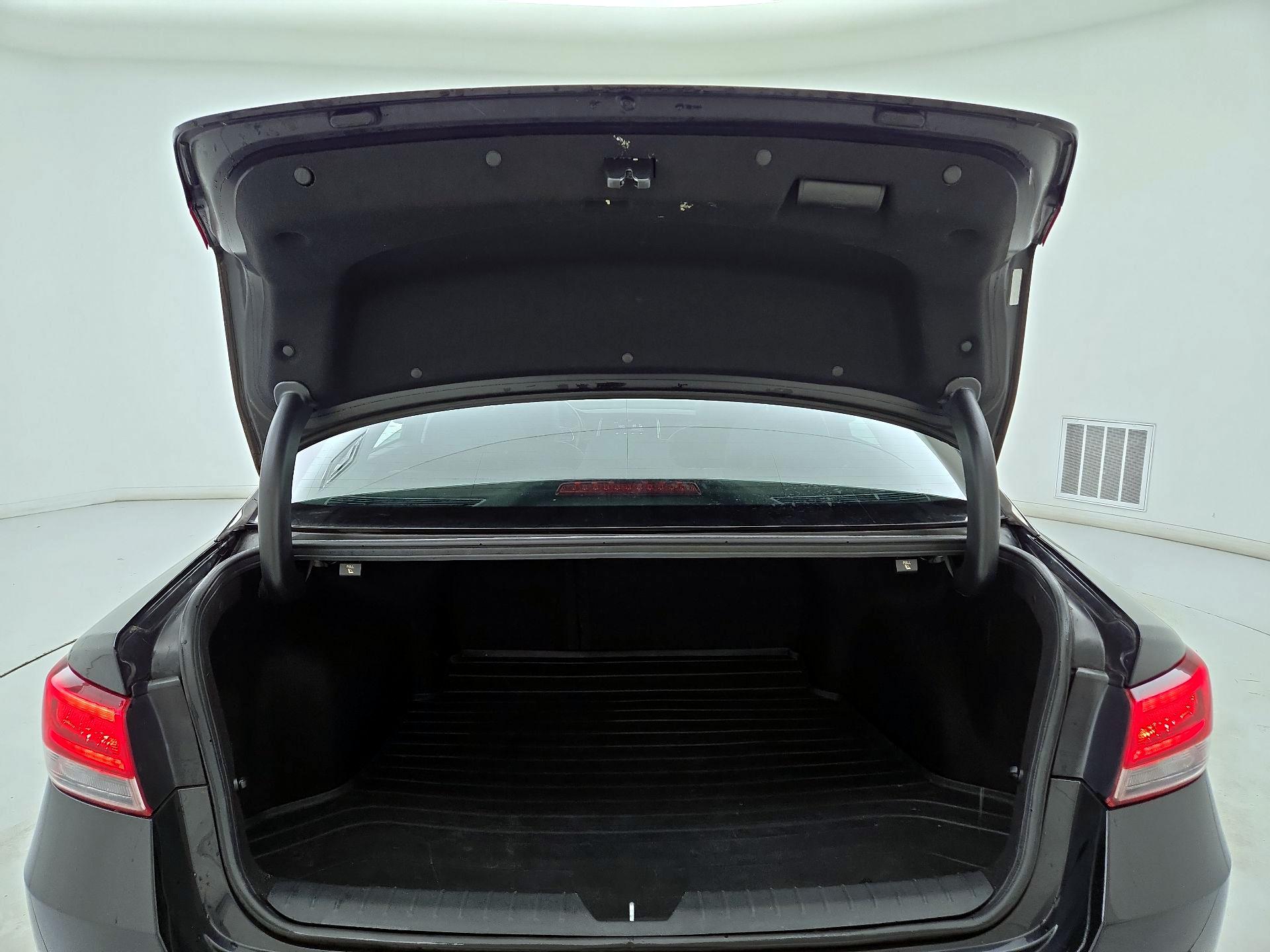 Thumbnail: 2018 Kia Optima - 19