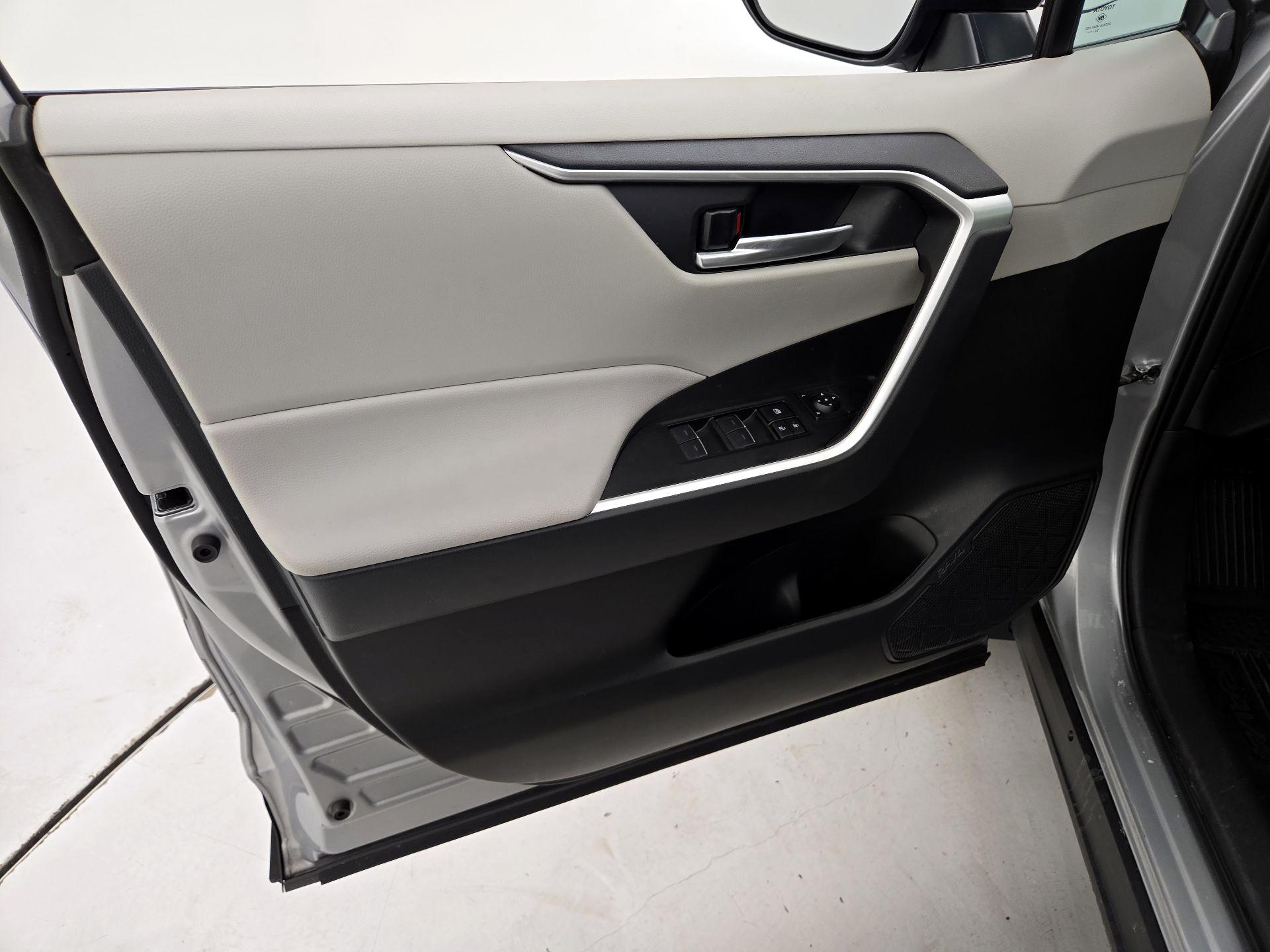 Thumbnail: 2024 Toyota RAV4 - 12