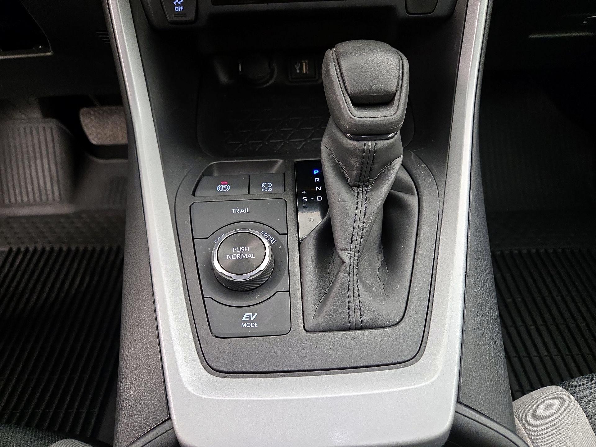 Thumbnail: 2024 Toyota RAV4 - 17