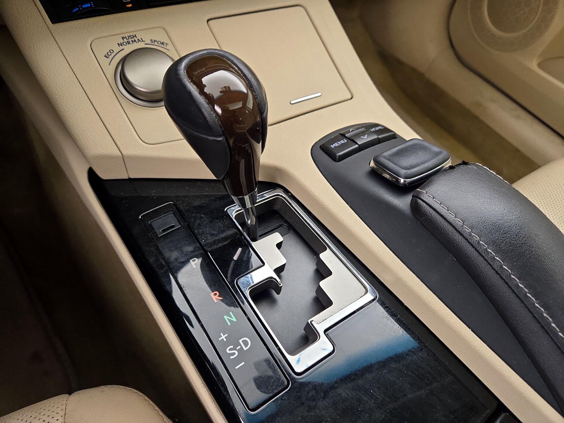 Thumbnail: 2015 Lexus ES - 18