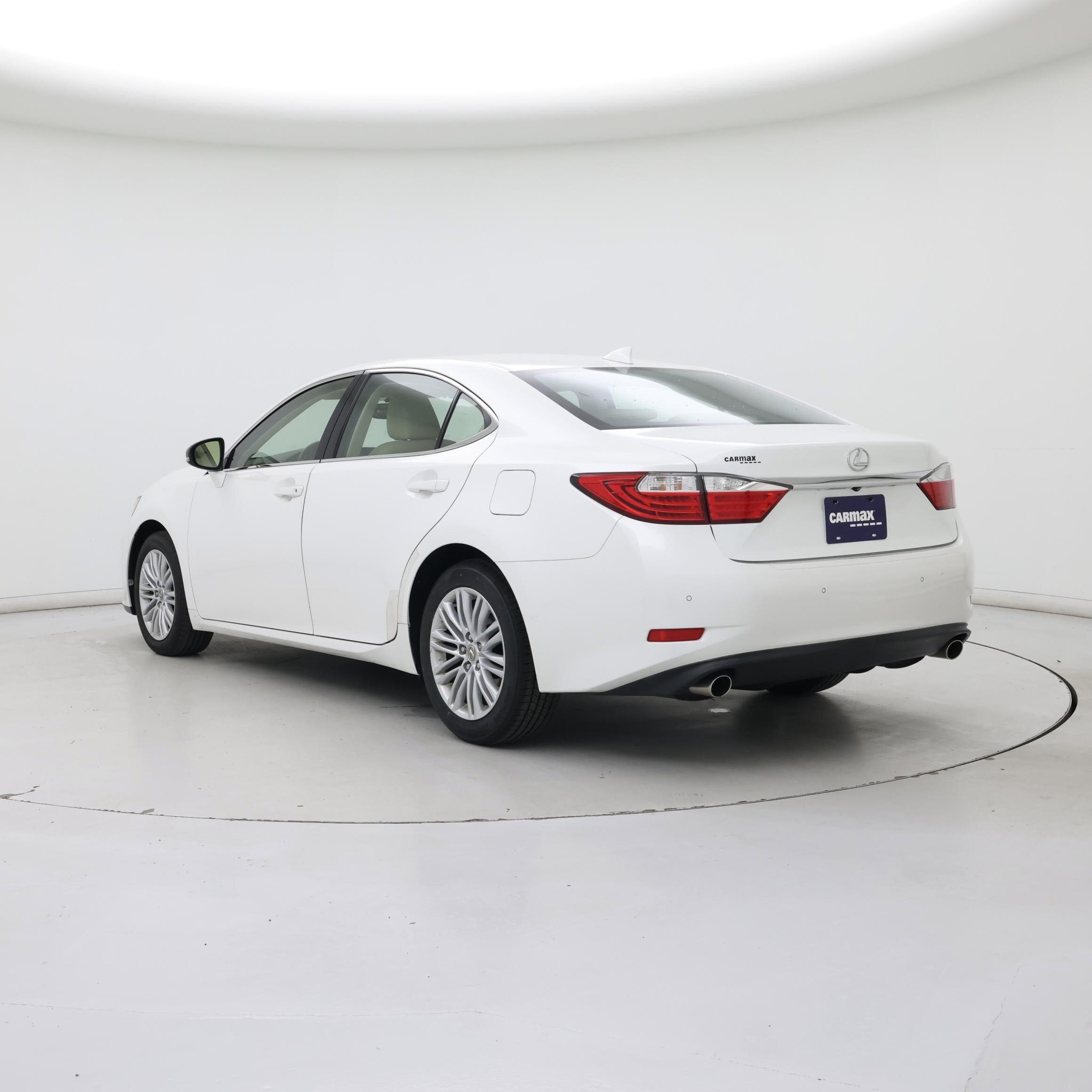 Thumbnail: 2015 Lexus ES - 2