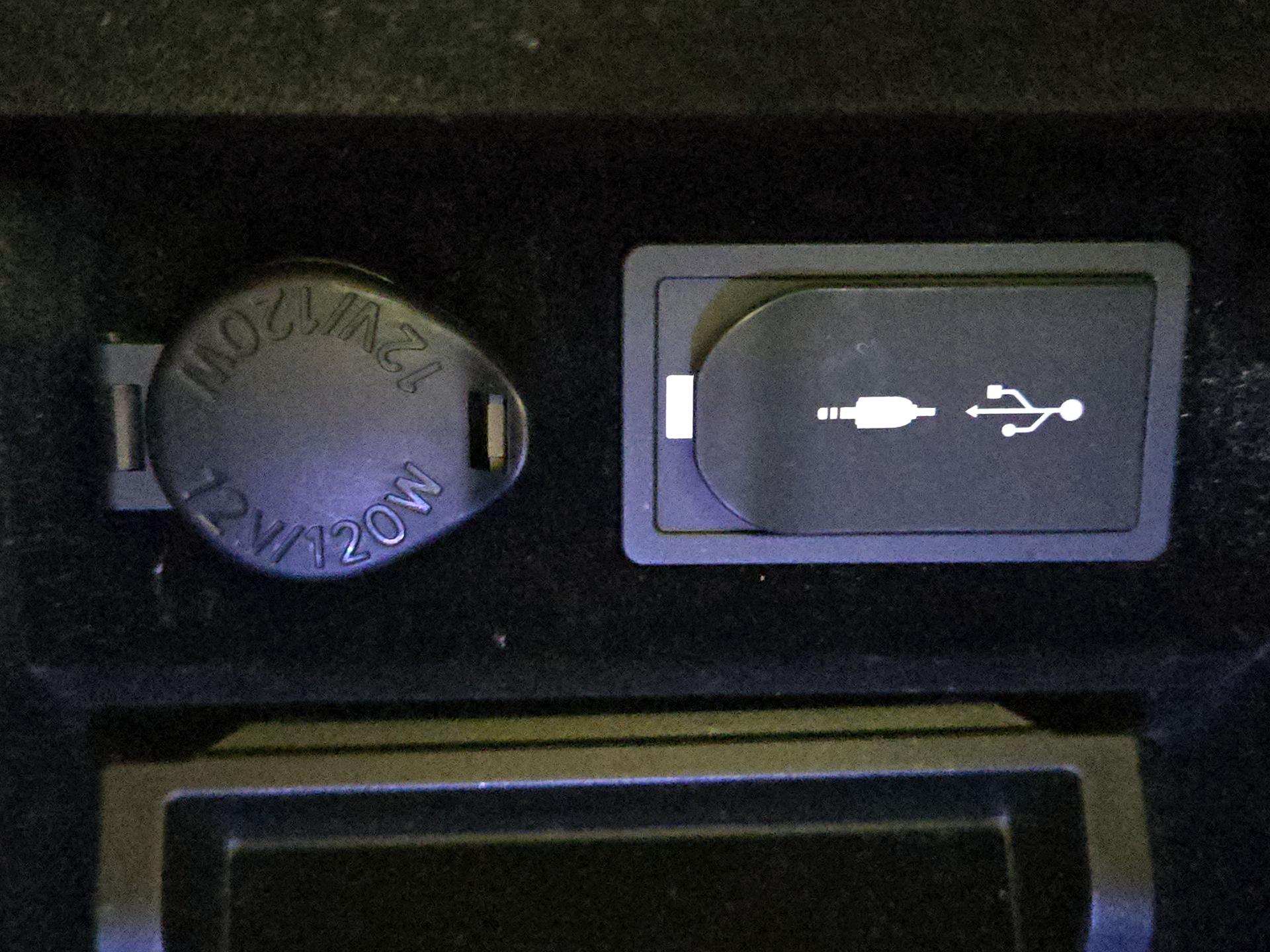 Thumbnail: 2015 Lexus ES - 19