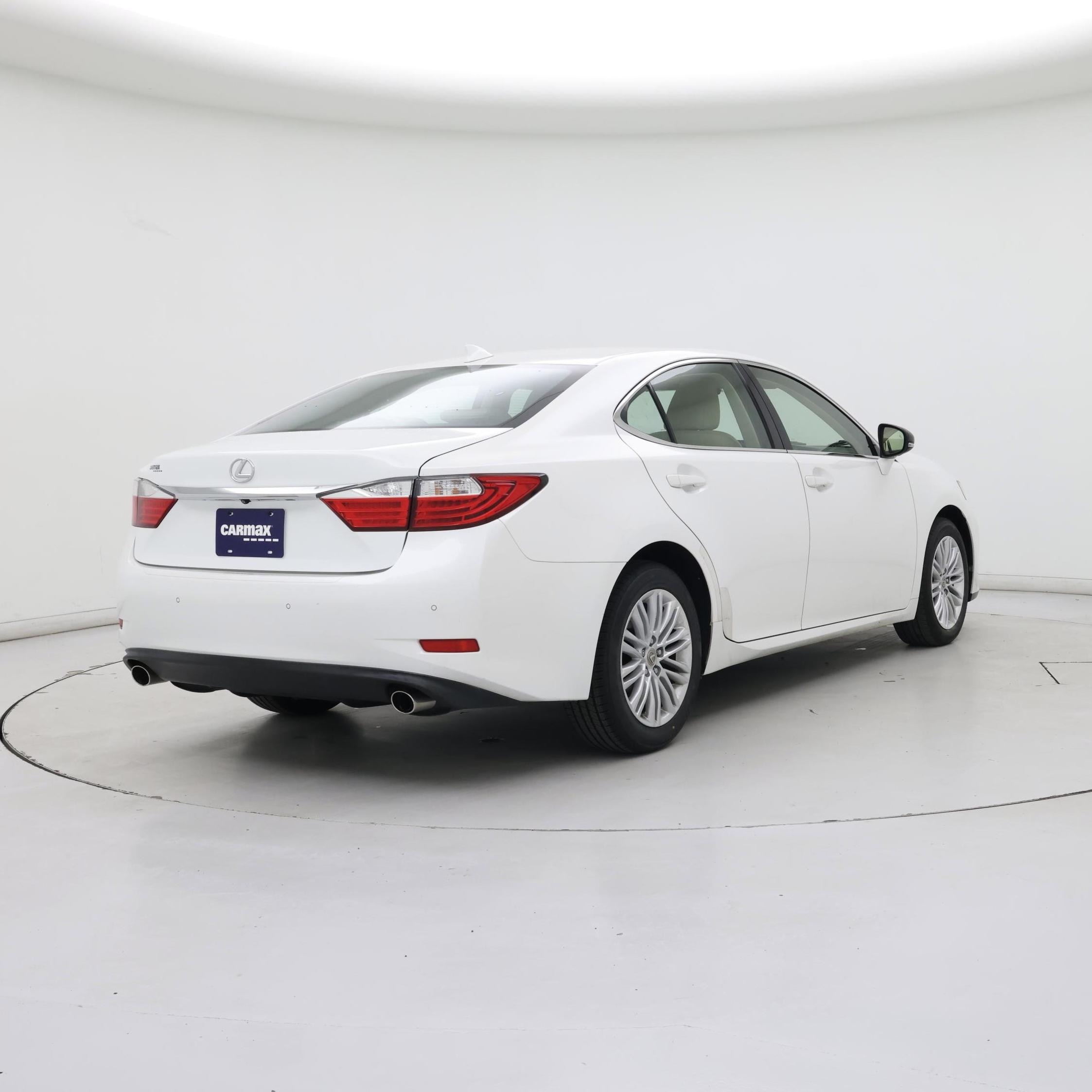 Thumbnail: 2015 Lexus ES - 8