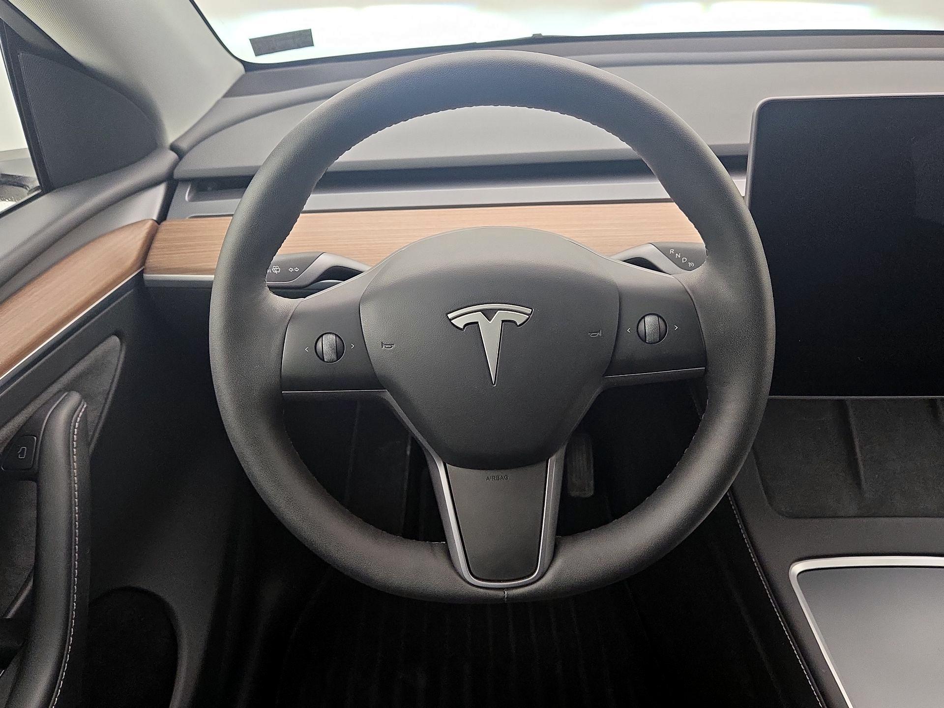 Thumbnail: 2025 Tesla Model Y - 10