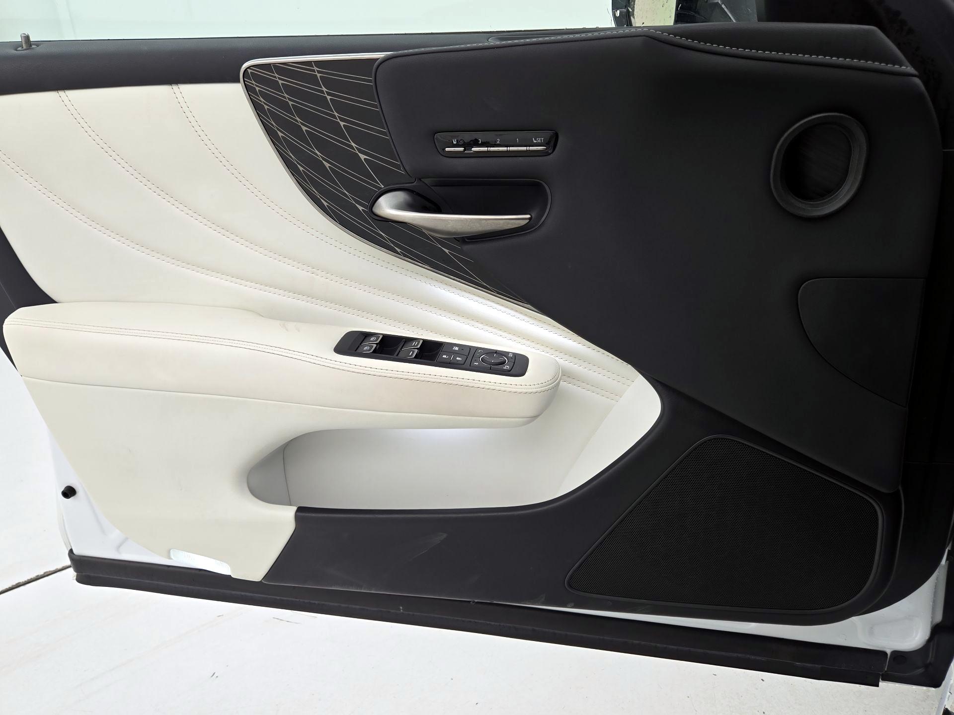 Thumbnail: 2024 Lexus LS - 12