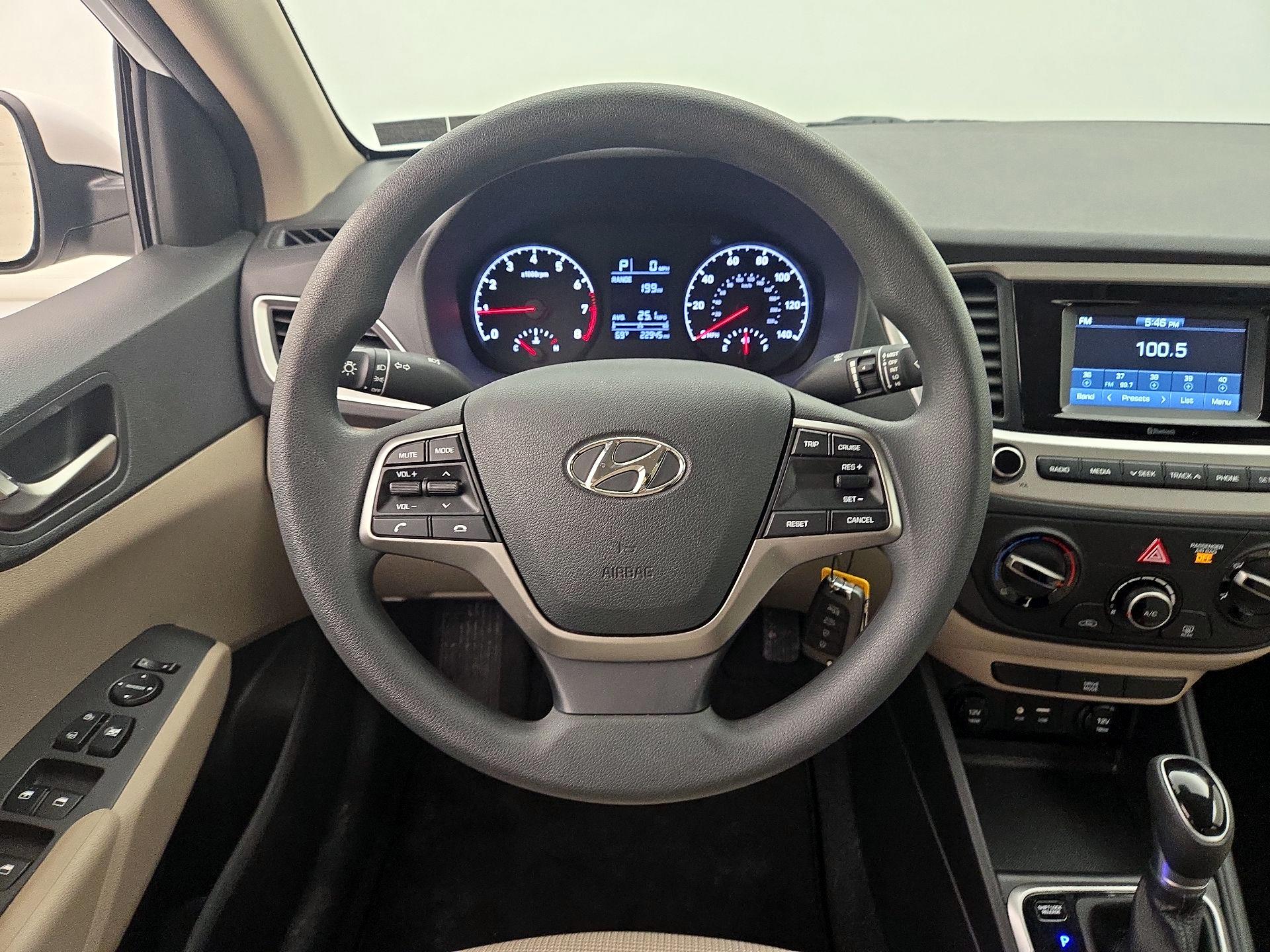 Thumbnail: 2022 Hyundai Accent - 10