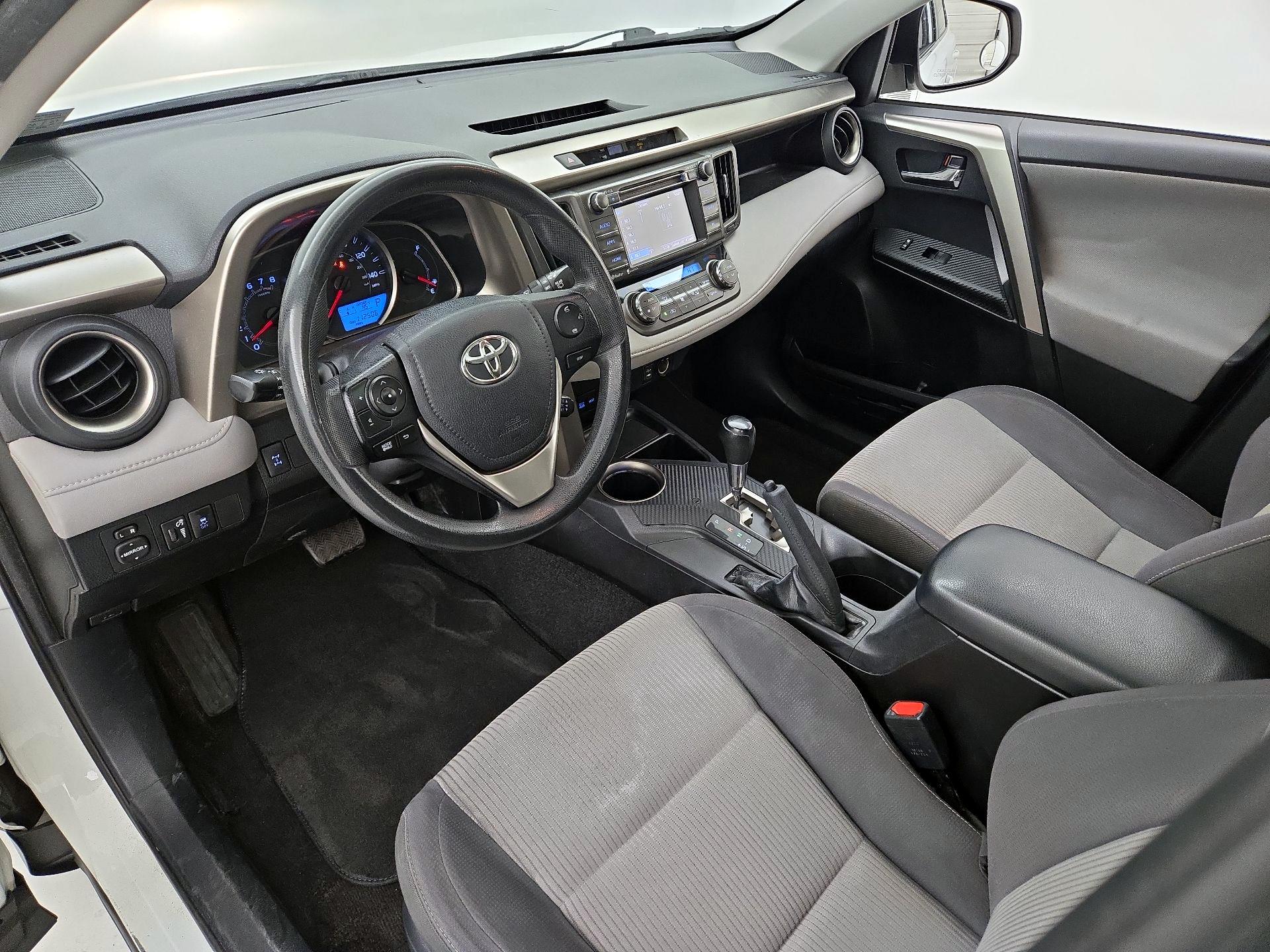 Thumbnail: 2014 Toyota RAV4 - 11