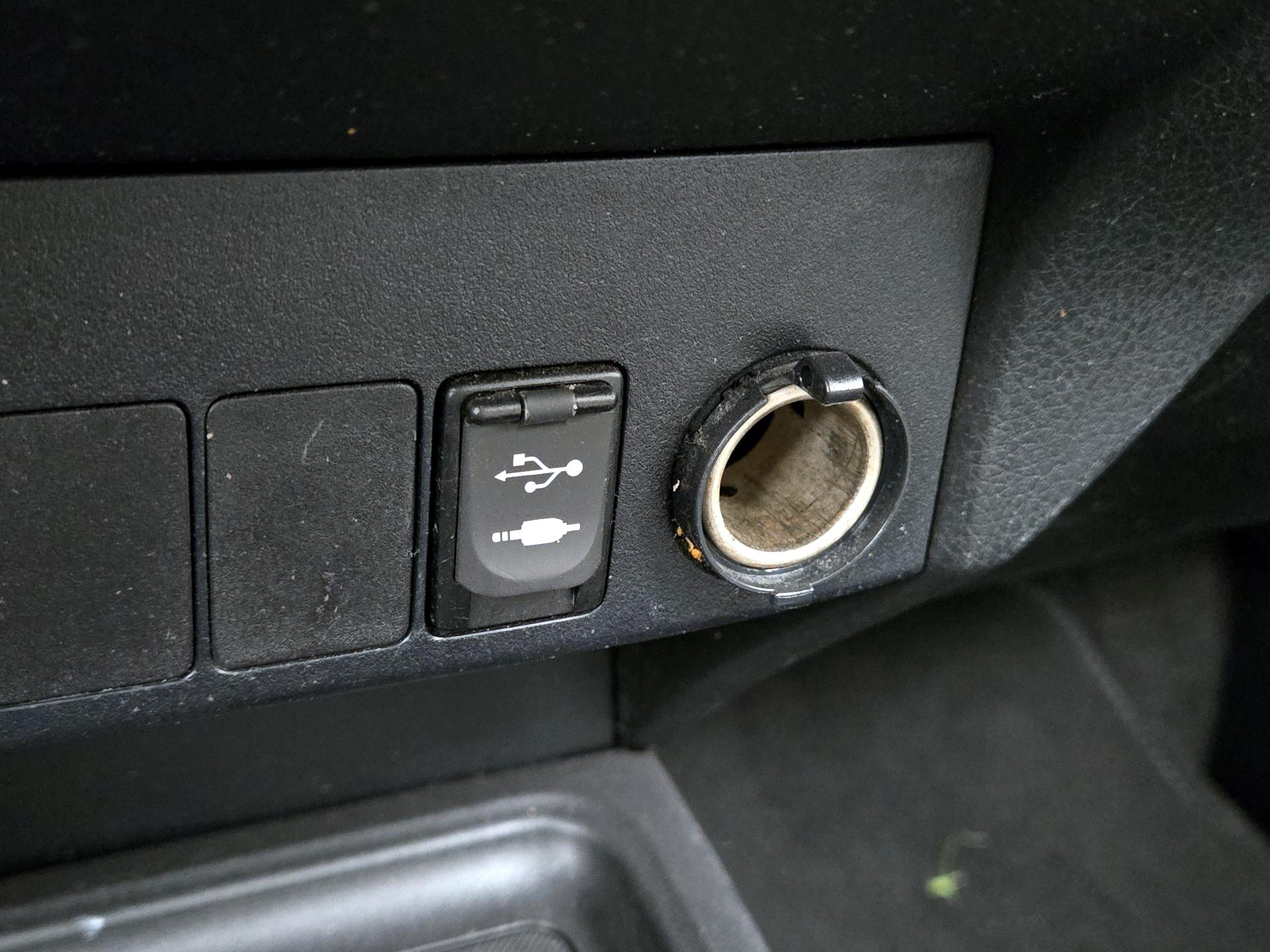 Thumbnail: 2014 Toyota RAV4 - 18