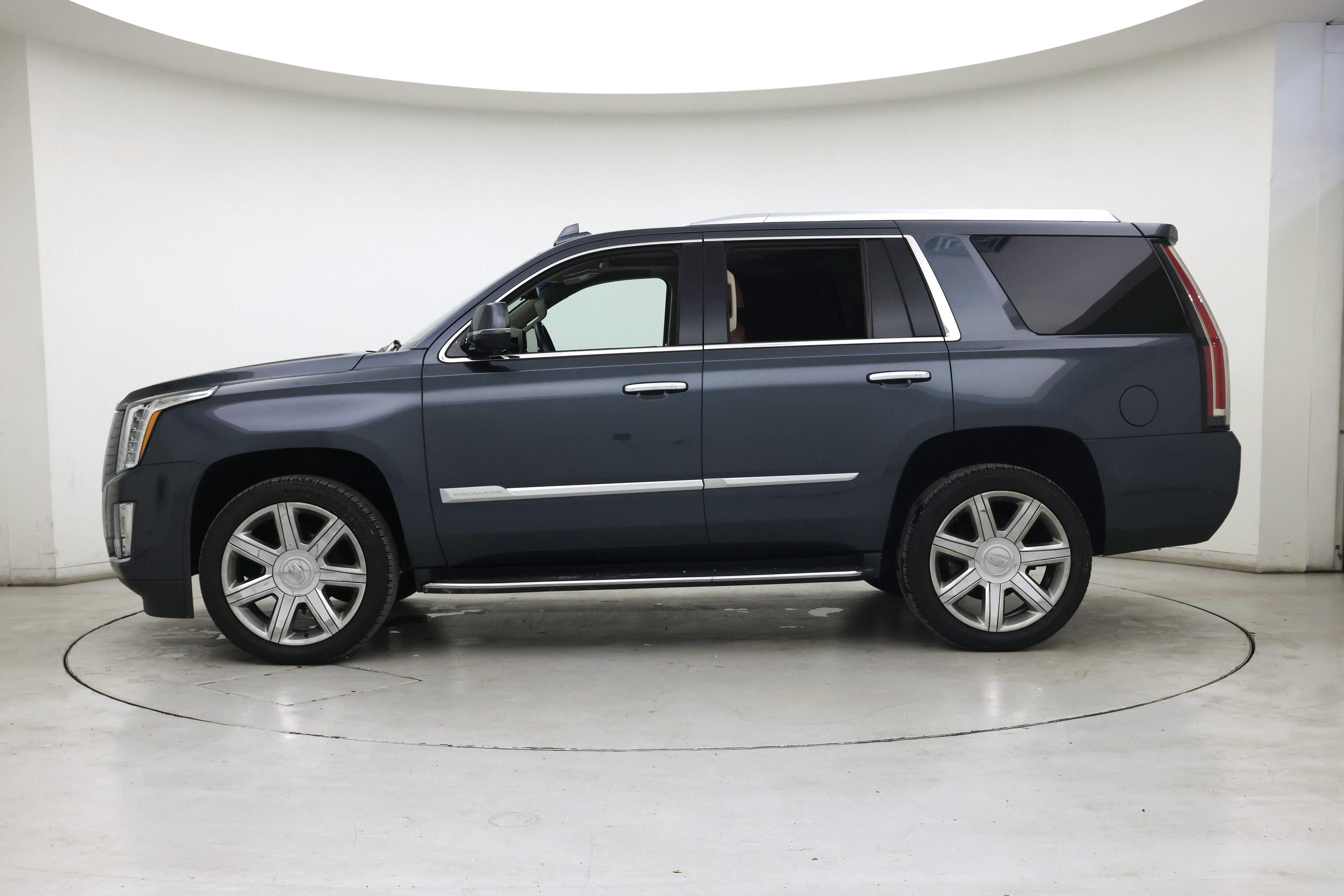Thumbnail: 2019 Cadillac Escalade - 3