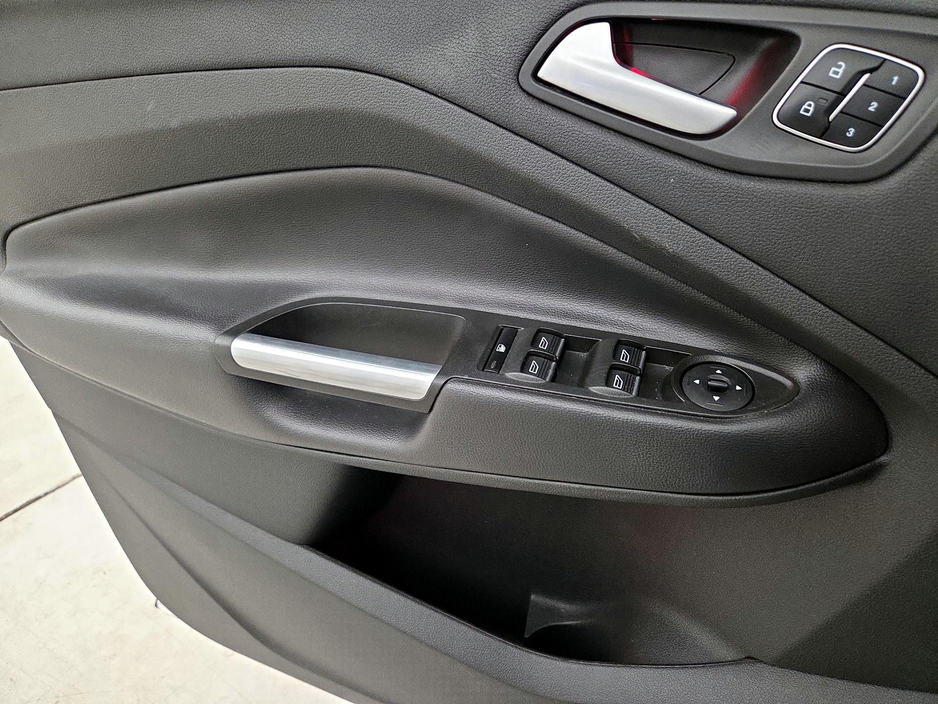 Thumbnail: 2017 Ford Escape - 12