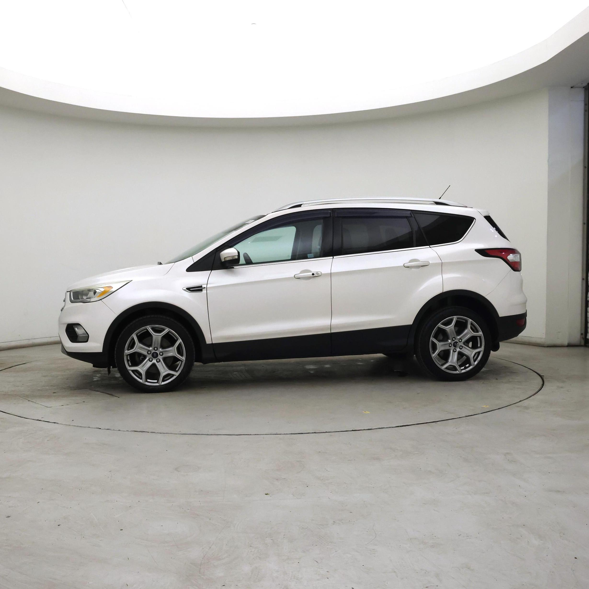 Thumbnail: 2017 Ford Escape - 3