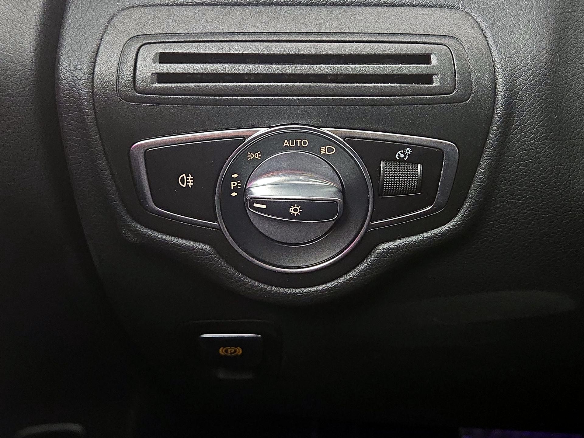 Thumbnail: 2020 Mercedes-Benz GLC - 13