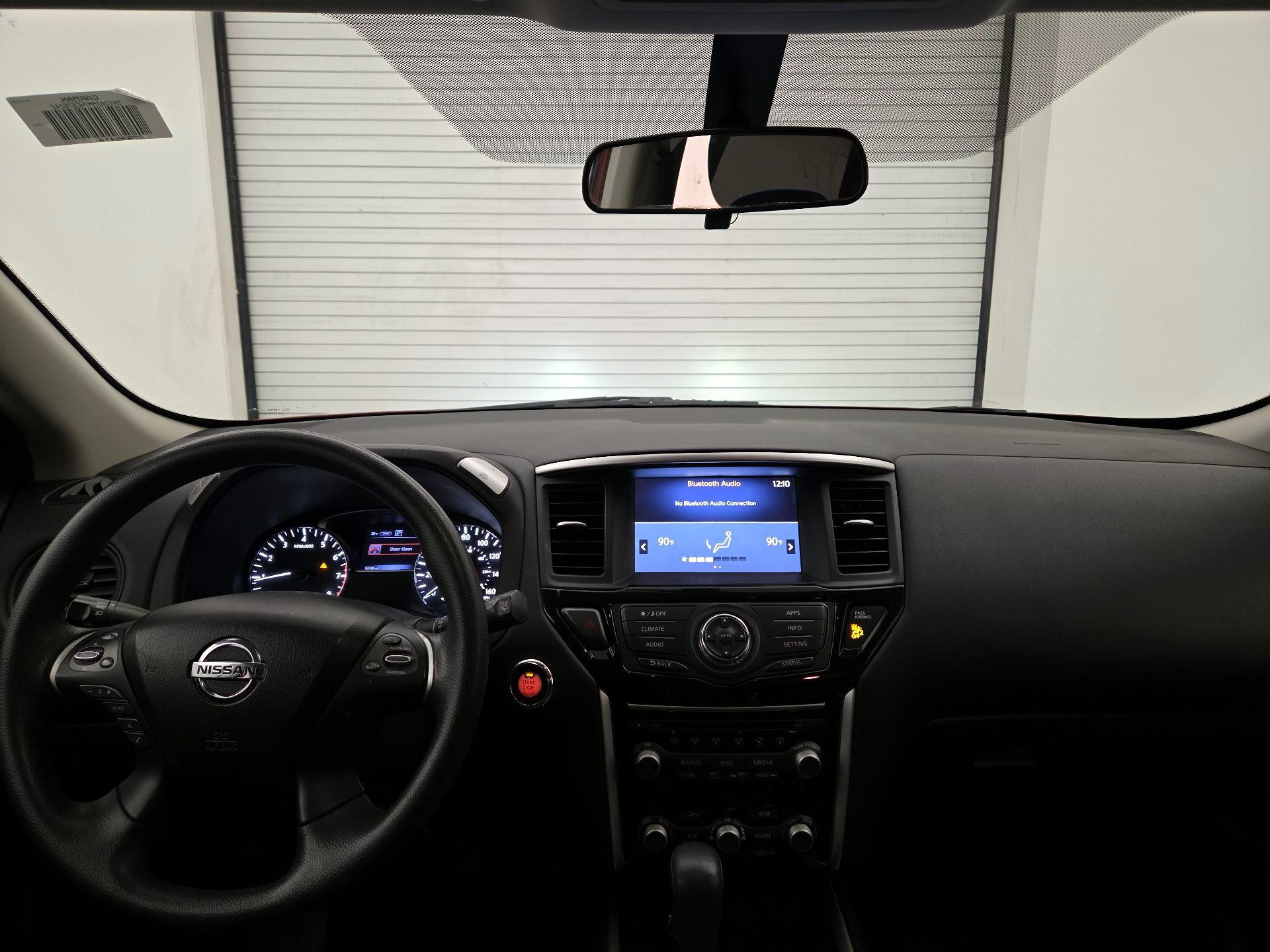 Thumbnail: 2017 Nissan Pathfinder - 9