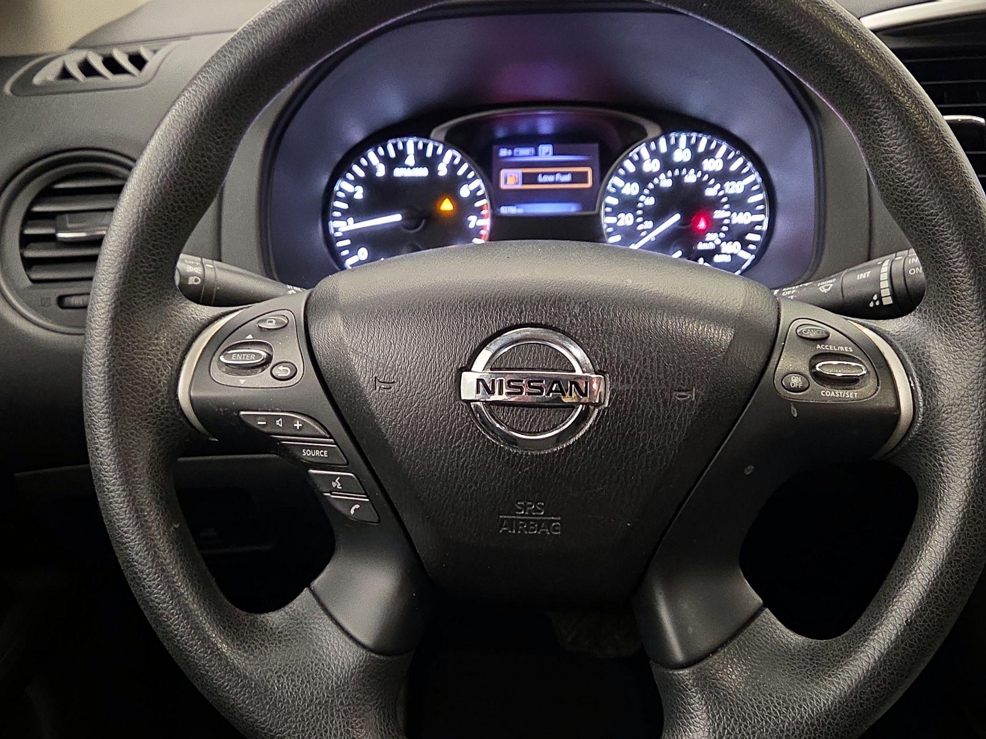 Thumbnail: 2017 Nissan Pathfinder - 10