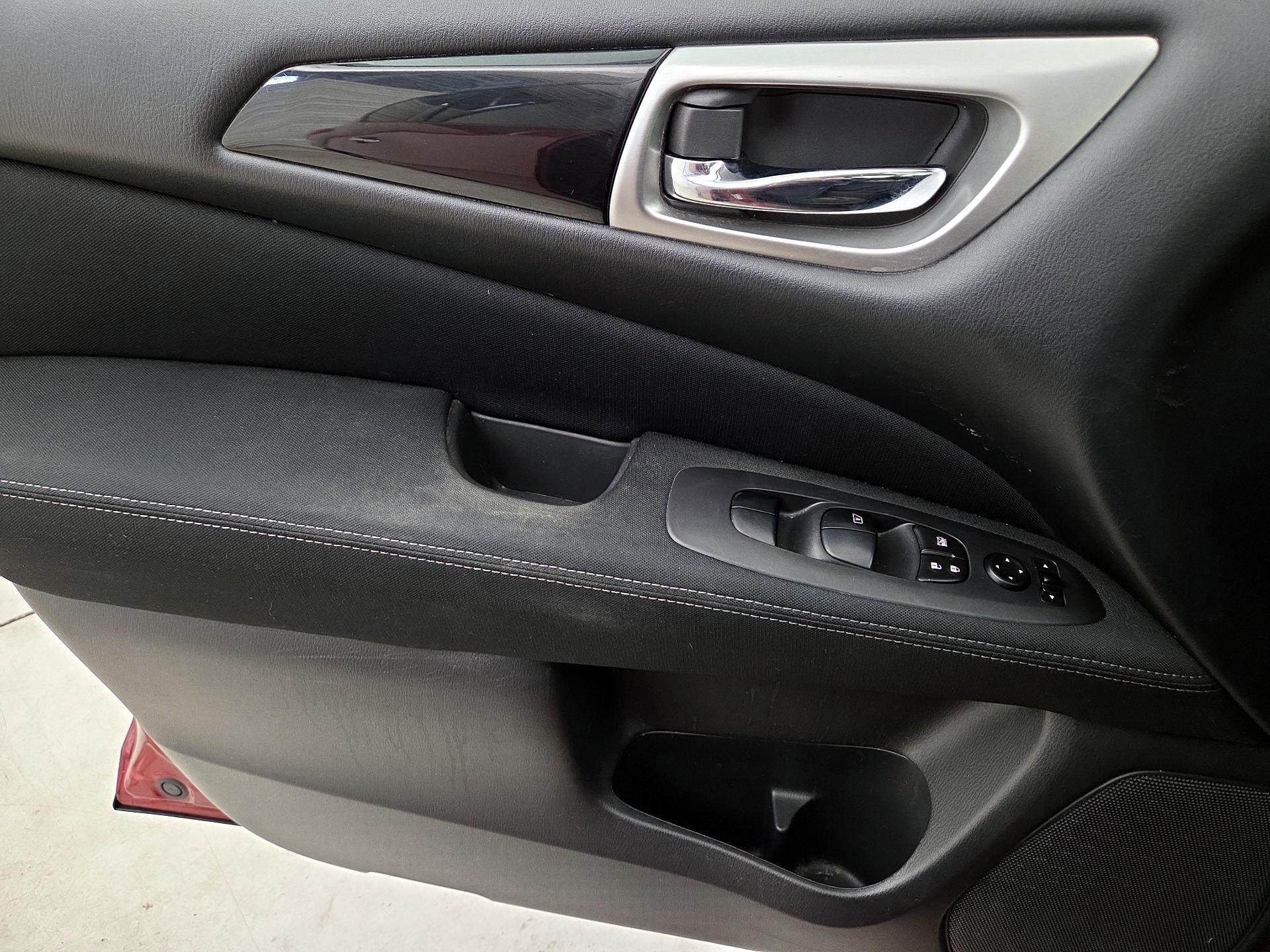 Thumbnail: 2017 Nissan Pathfinder - 12