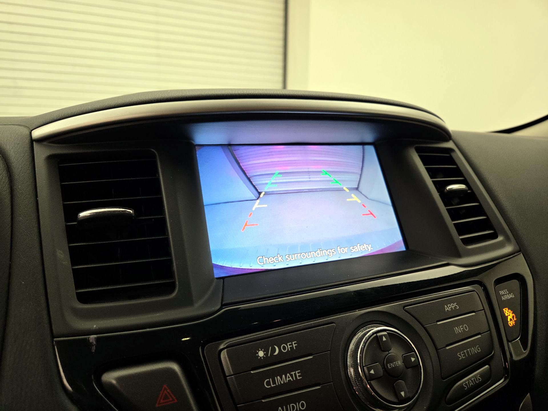 Thumbnail: 2017 Nissan Pathfinder - 13