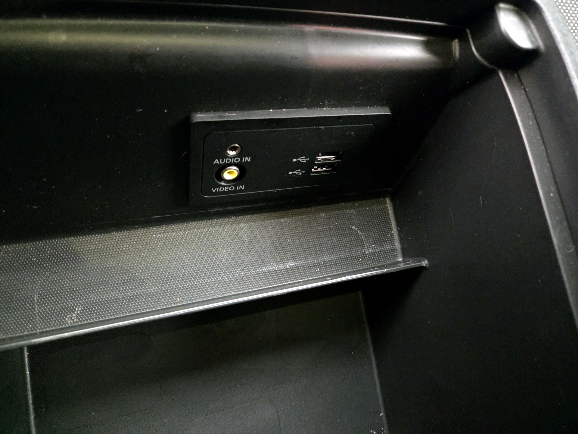 Thumbnail: 2017 Nissan Pathfinder - 17