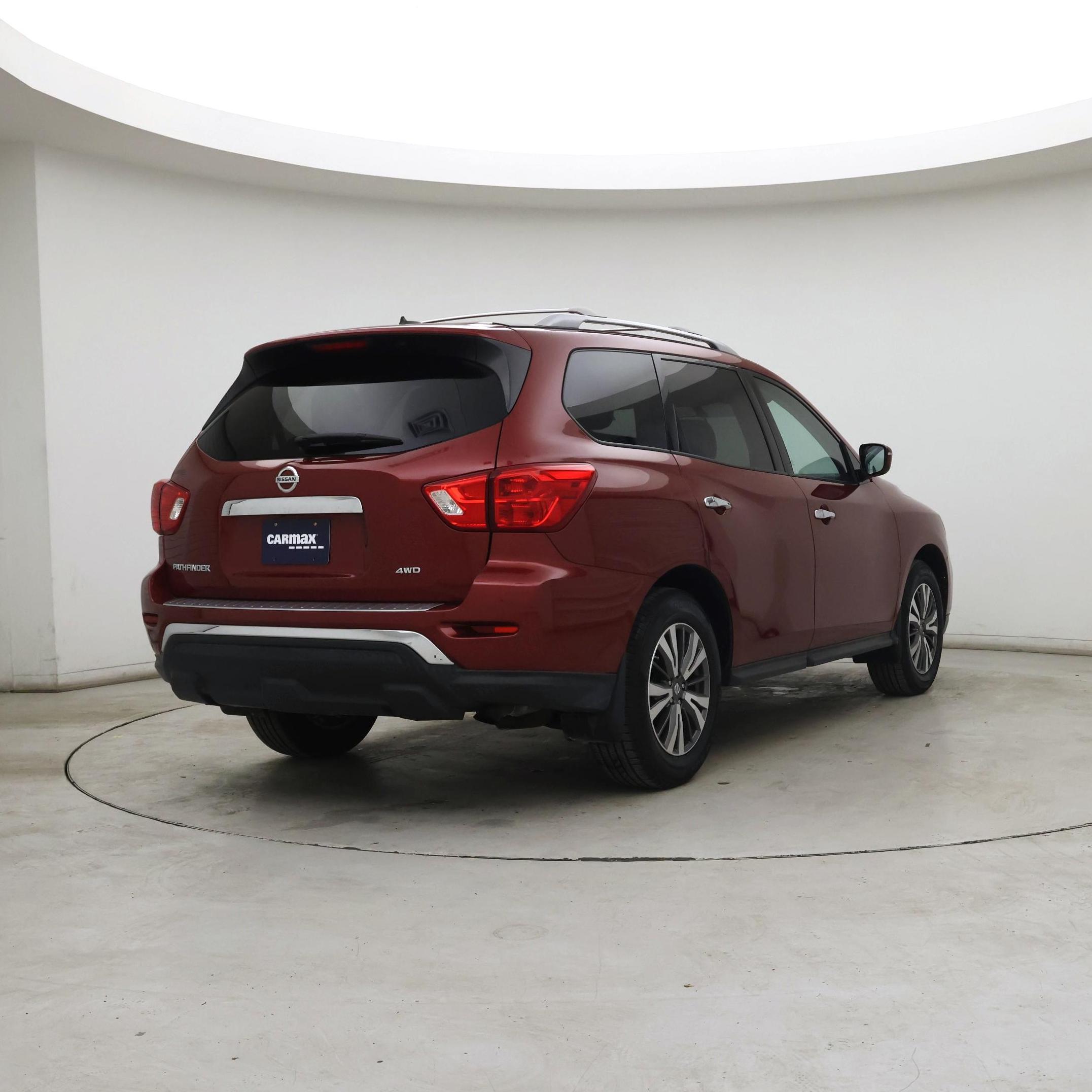 Thumbnail: 2017 Nissan Pathfinder - 8