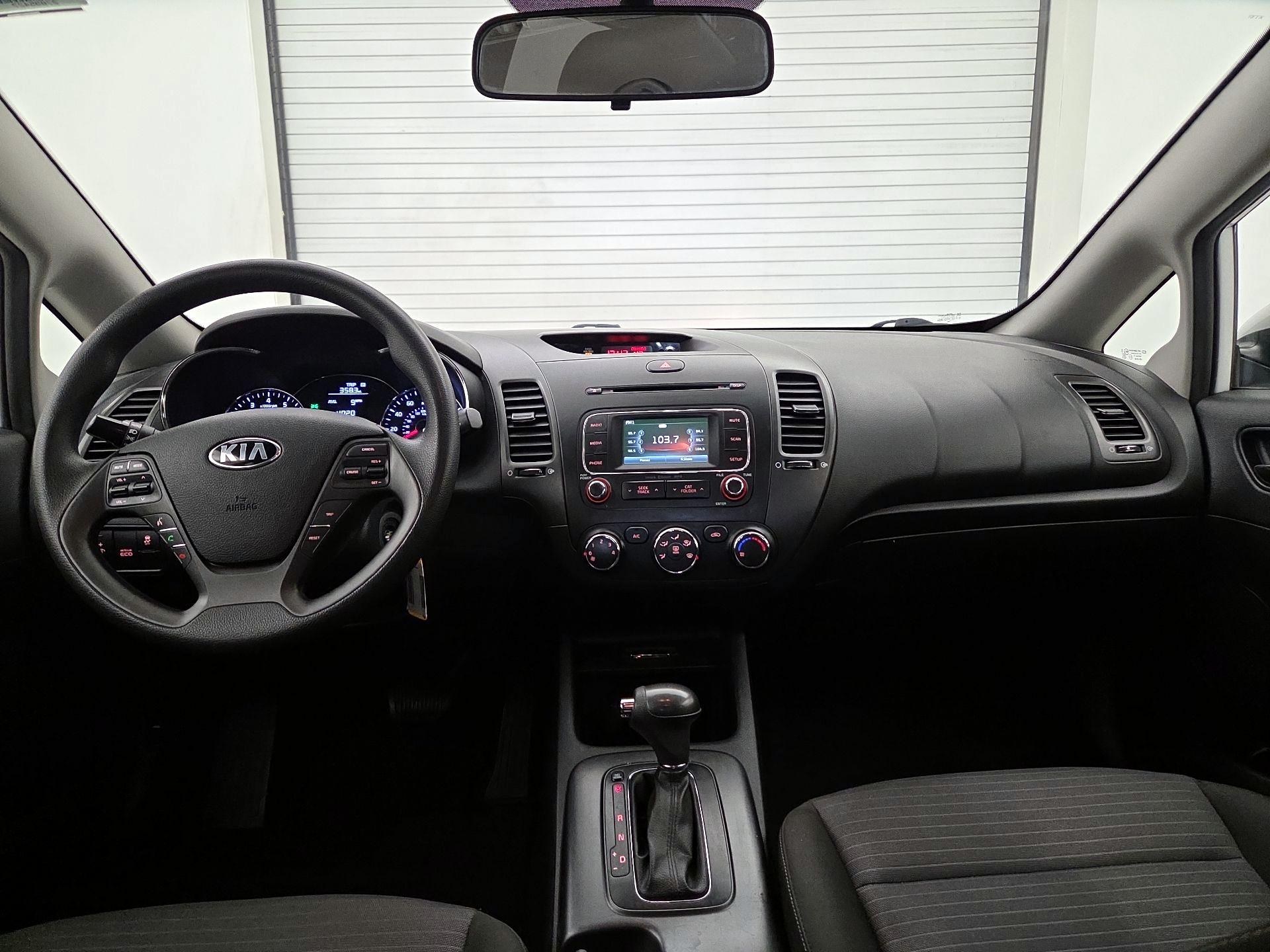 Thumbnail: 2016 Kia Forte - 9