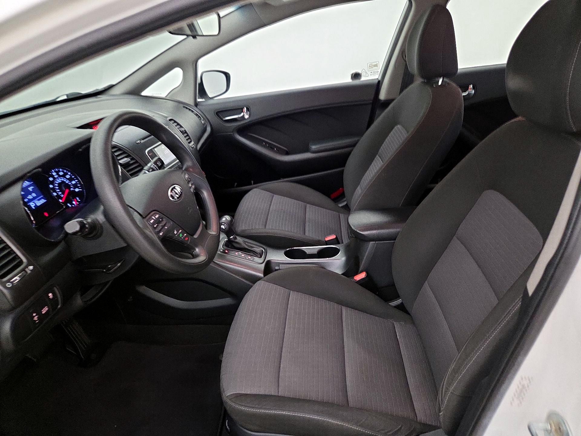 Thumbnail: 2016 Kia Forte - 11